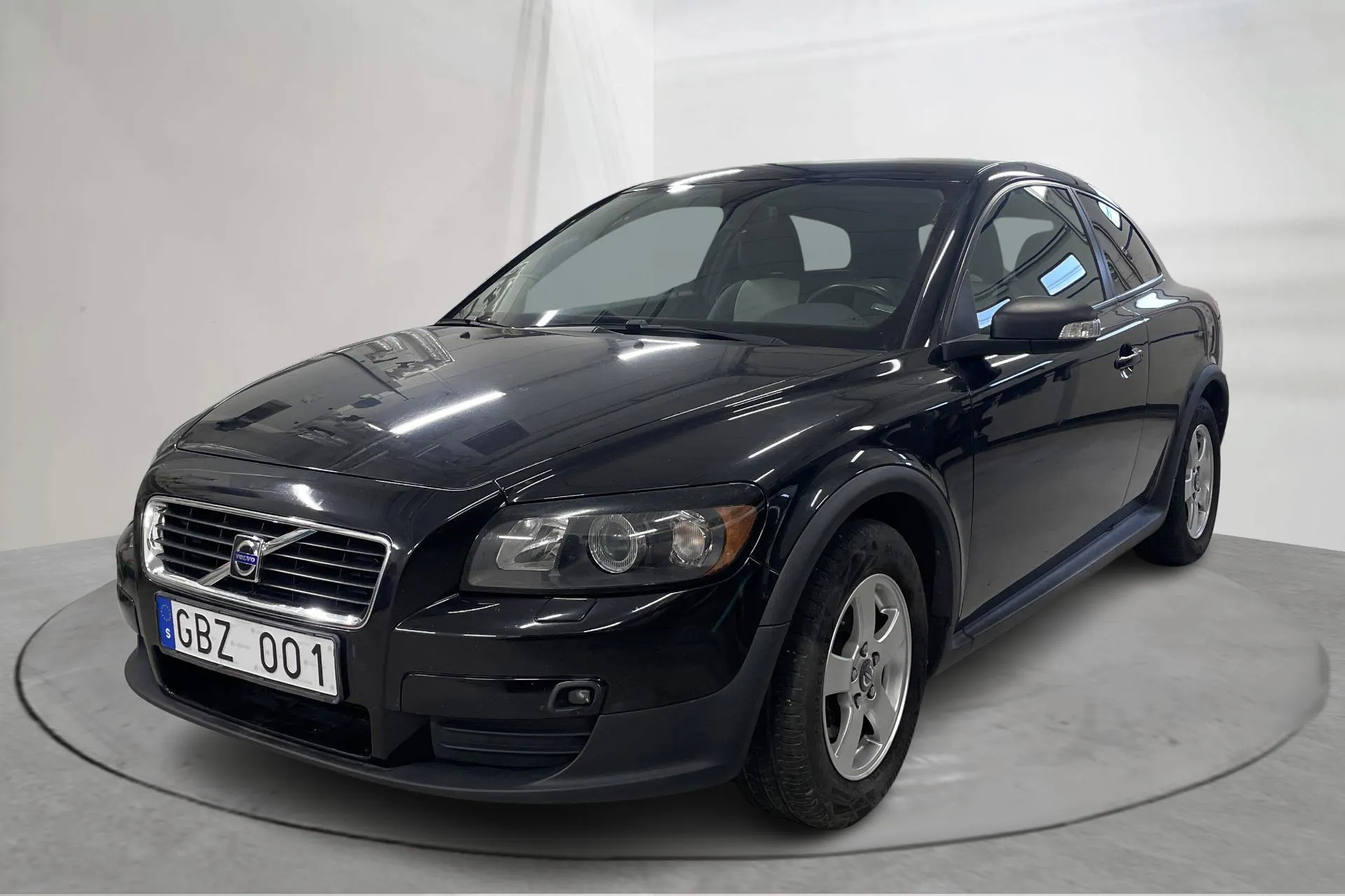 Presentationsfoto 1 av 14: Volvo C30 1.8 Flexifuel (125hk) - 12 509 mil - Manuell - svart - 2008