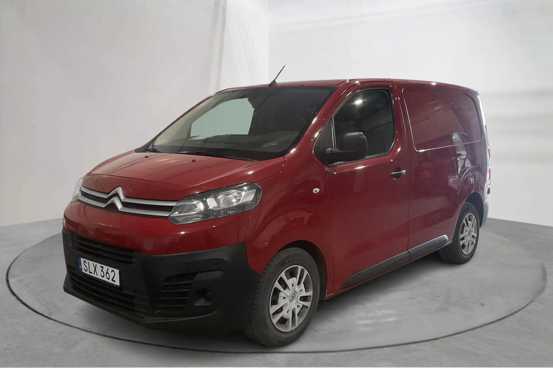 Presentationsfoto 1 av 14: Citroën Jumpy III 2.0 BlueHDI Skåp (95hk) - 15 230 mil - Manuell - röd - 2018