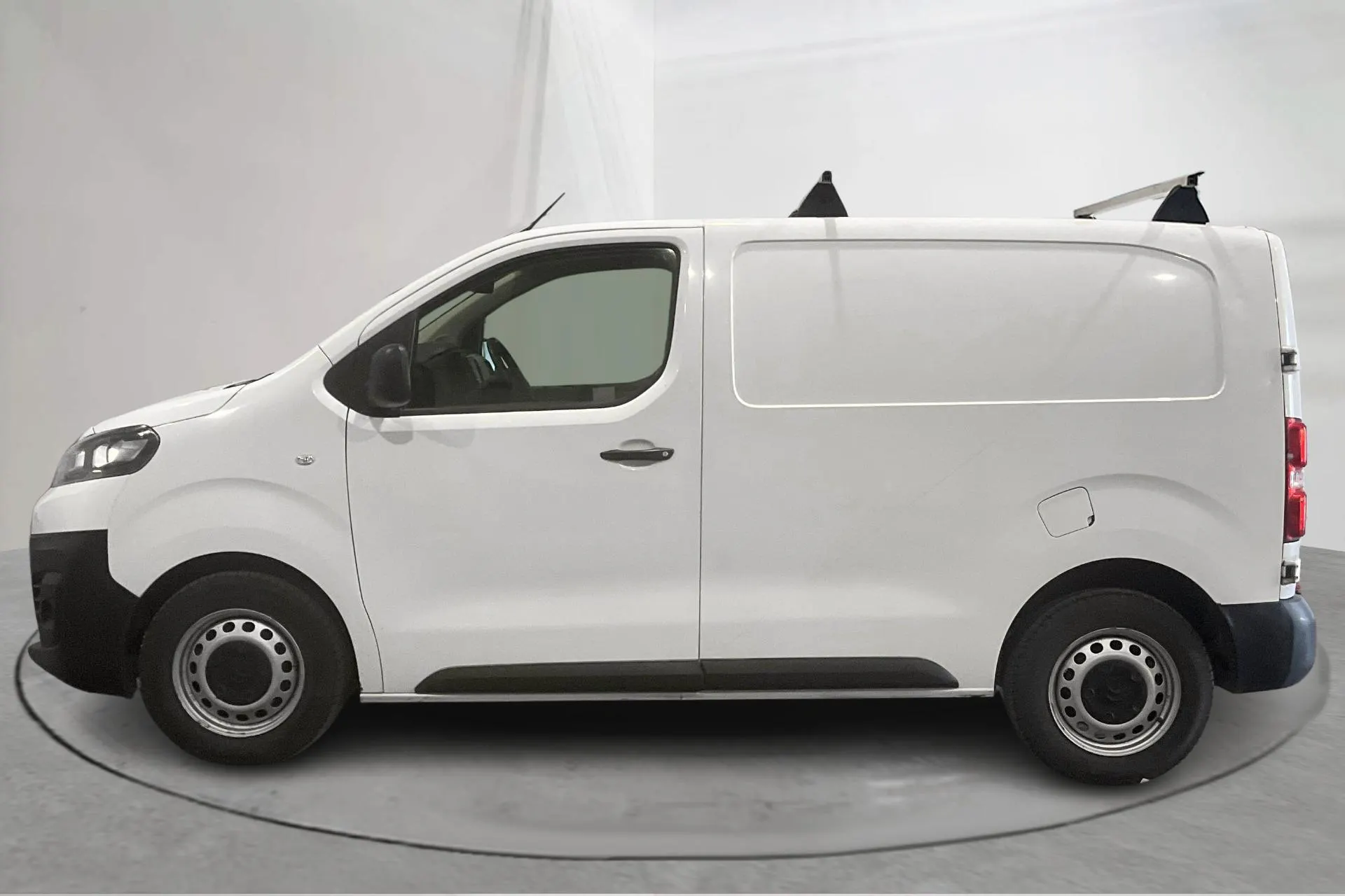 Presentationsfoto 2 av 13: Citroën Jumpy III 2.0 BlueHDI Skåp (100hk) - 22 512 mil - Manuell - vit - 2020