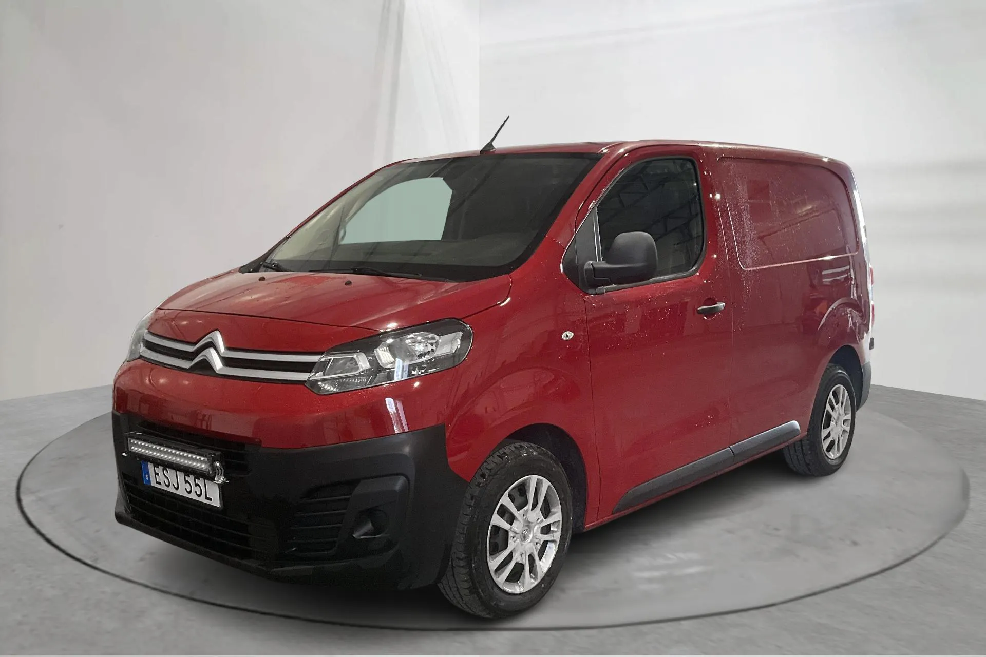 Presentation photo 1 of 12: Citroën Jumpy III 2.0 BlueHDI Skåp (95hk) - 144 400 km - Manual - red - 2019