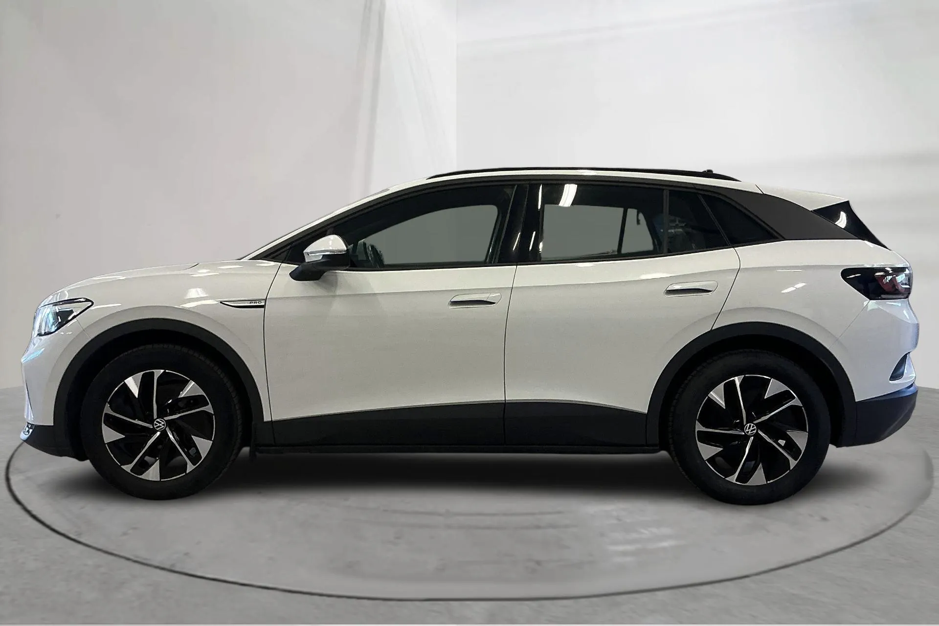 Presentation photo 2 of 18: VW ID.4 77kWh (204hk) - 10 773 Scandinavian mile - Automatic - white - 2023