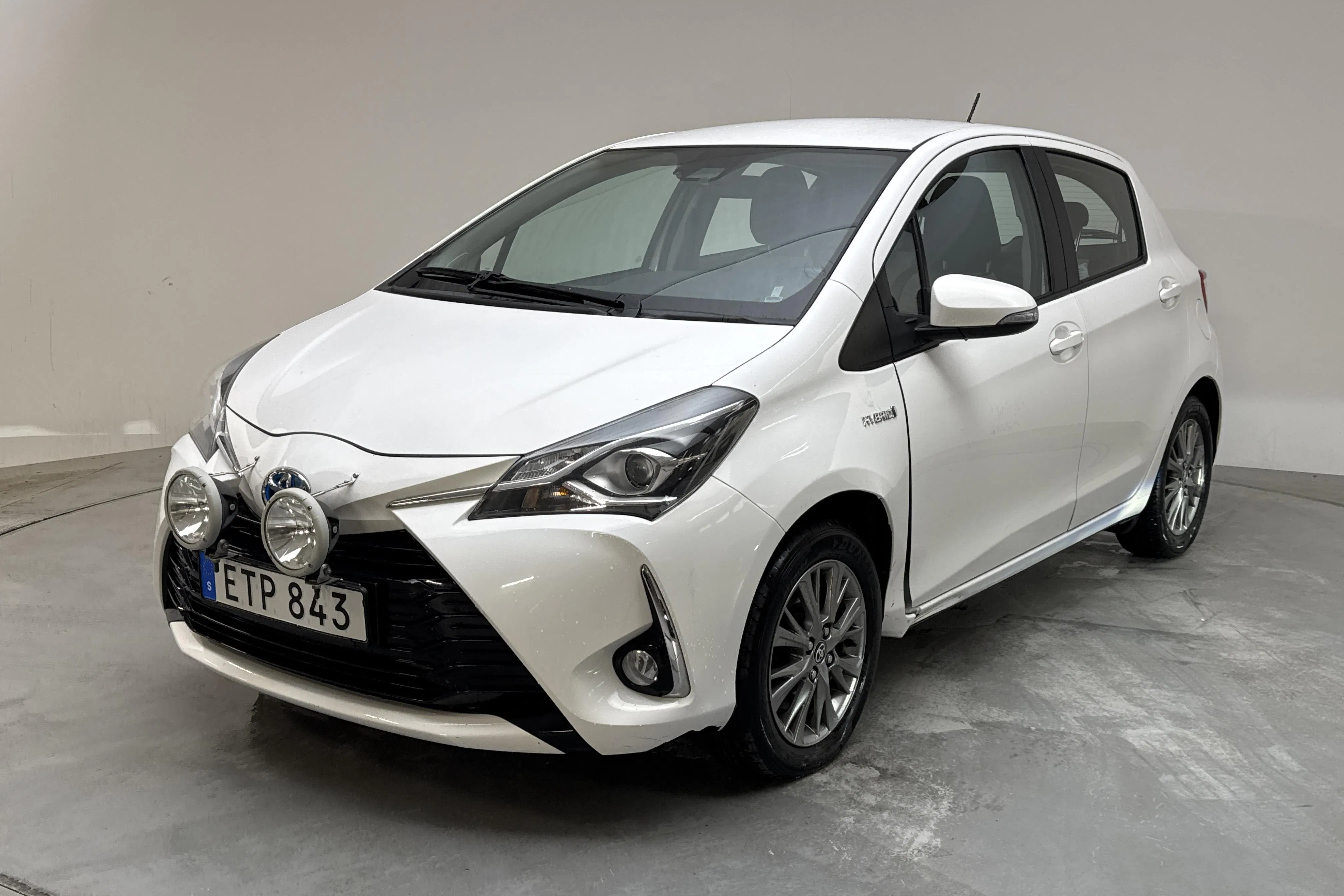 Presentationsfoto 1 av 13: Toyota Yaris 1.5 Hybrid 5dr (101hk) - 10 080 mil - Automat - vit - 2018