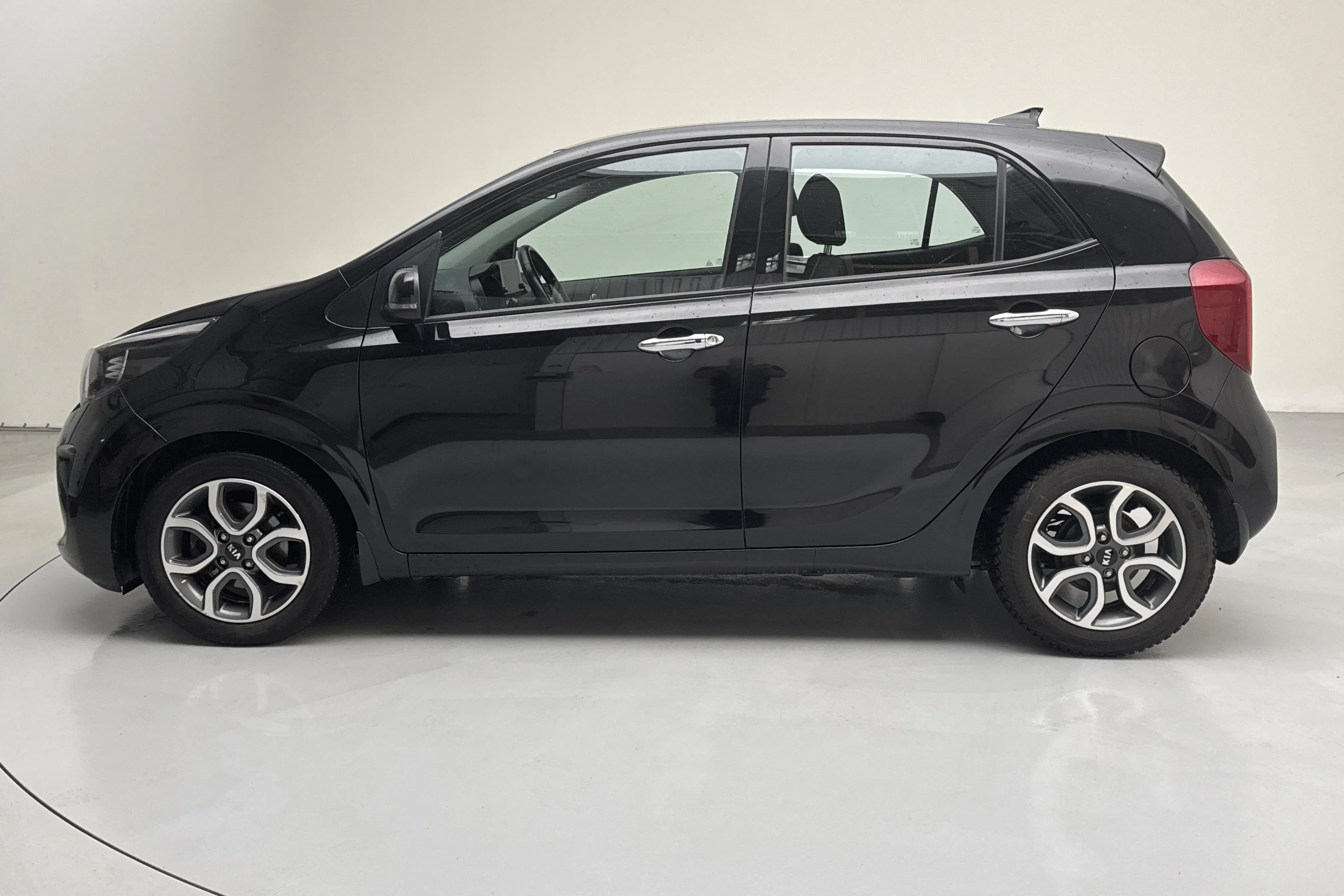 Presentation photo 2 of 14: KIA Picanto 1.0 DPI (67hk) - 79 750 km - Manual - black - 2023