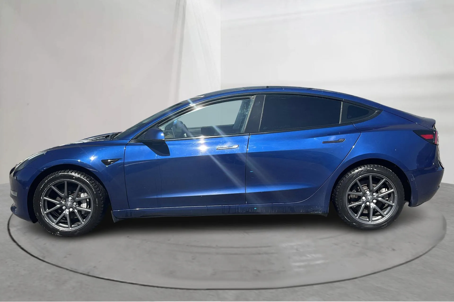 Presentation photo 2 of 19: Tesla Model 3 Long Range Dual Motor AWD - 142 400 km - Automatic - blue - 2020