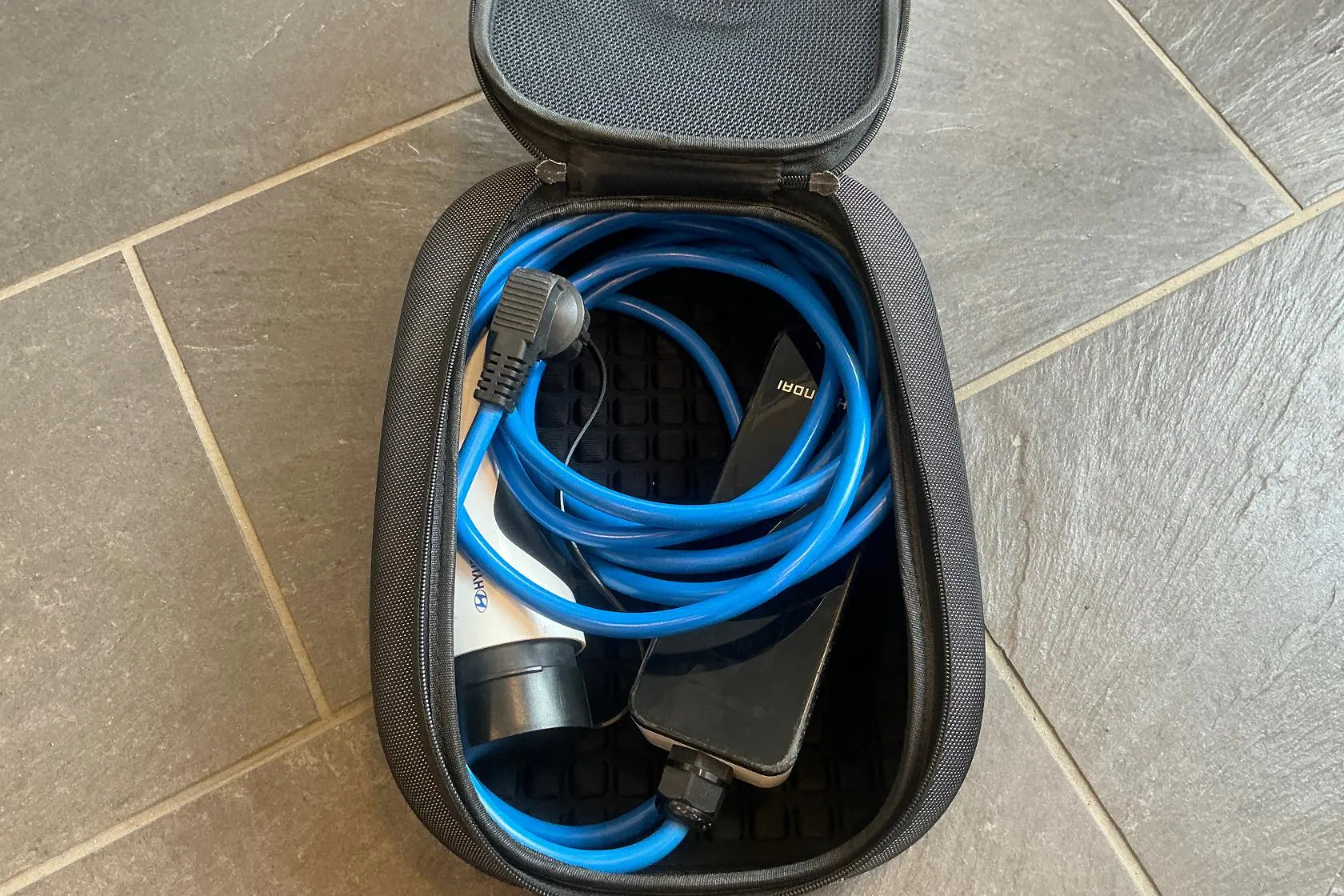 Presentationsfoto 16 av 16: Hyundai IONIQ Plug-in (141hk) - 8 614 mil - Automat - röd - 2019