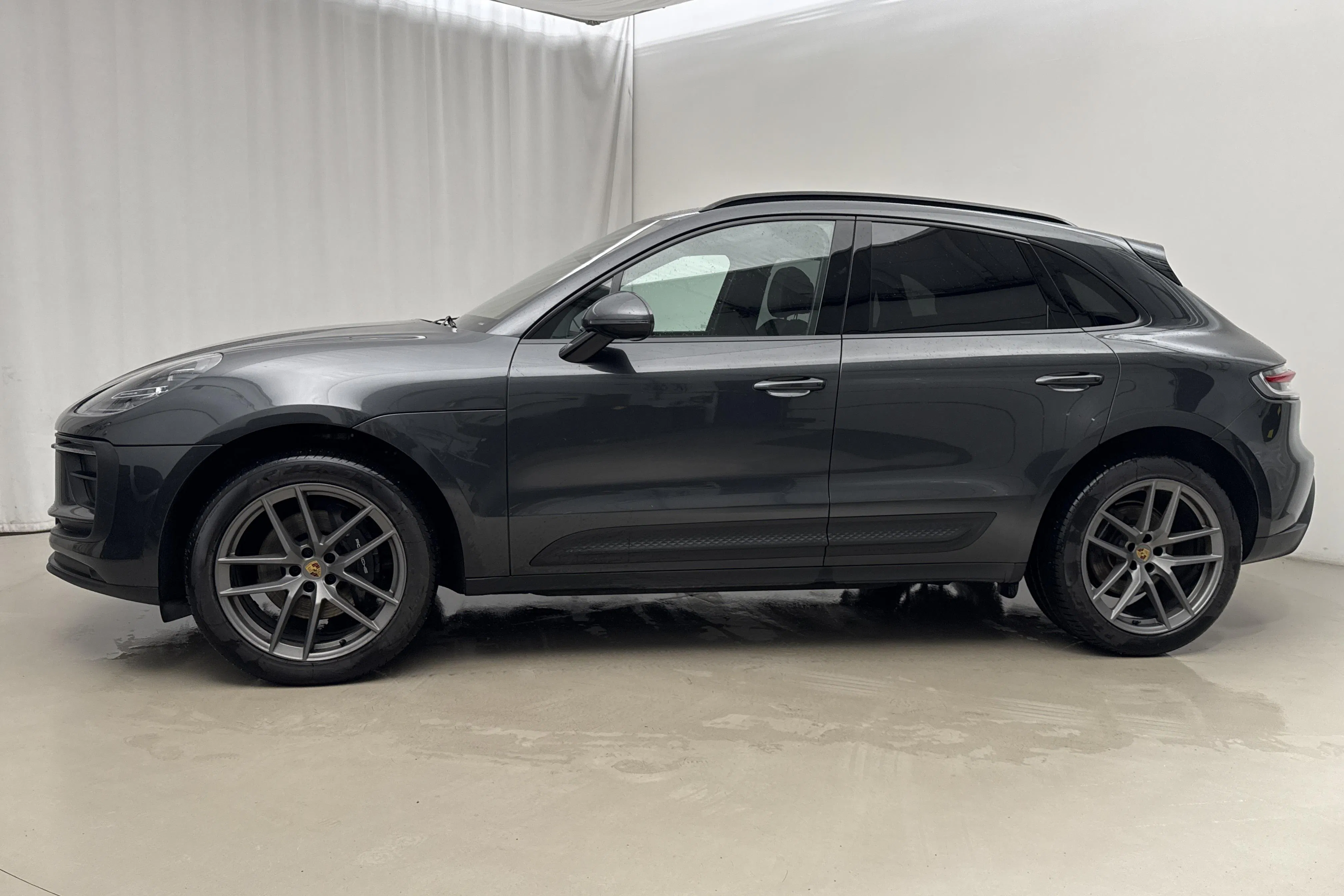 Presentation photo 2 of 20: Porsche Macan (265hk) - 78 790 km - Automatic - gray - 2023