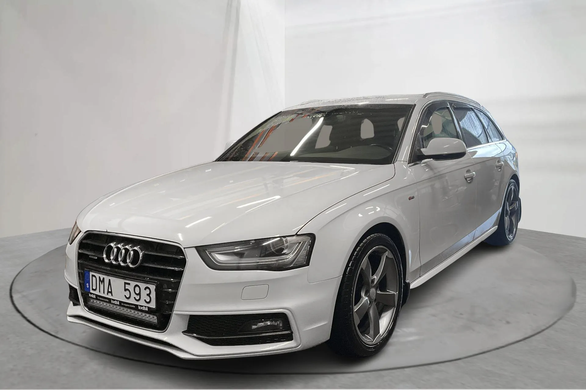 Presentation photo 1 of 15: Audi A4 2.0 TDI Avant quattro (177hk) - 188 750 km - Automatic - white - 2014
