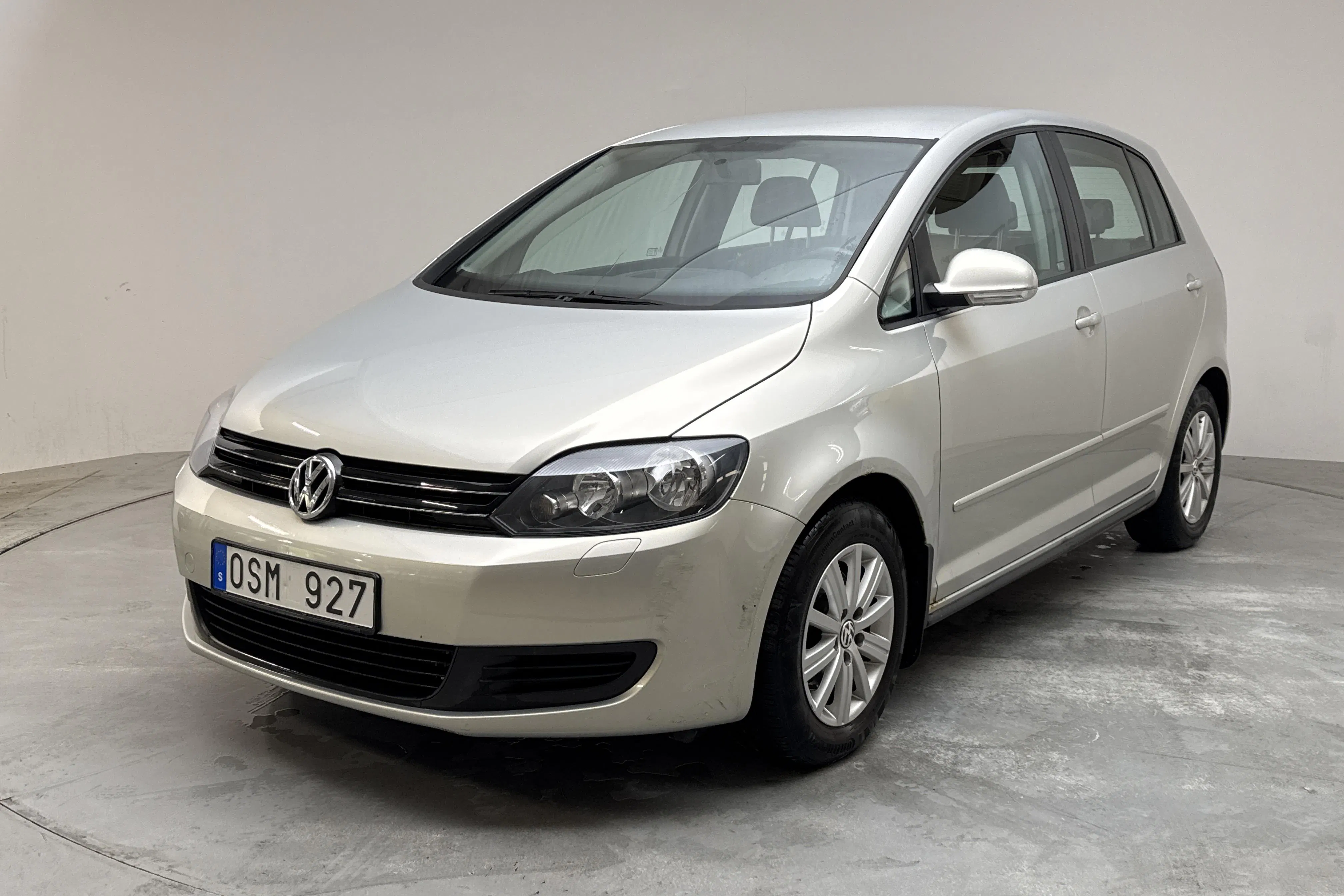 Presentationsfoto 1 av 13: VW Golf VI 1.4 TSI Plus (122hk) - 11 347 mil - Manuell - Light Brown - 2010