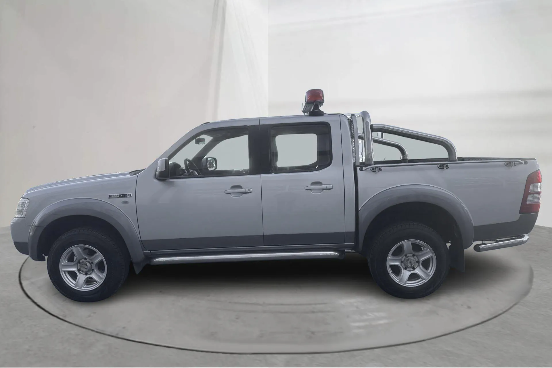 Presentation photo 2 of 14: Ford Ranger 2.5 TDCi 4WD (143hk) - 206 590 km - Manual - gray - 2009