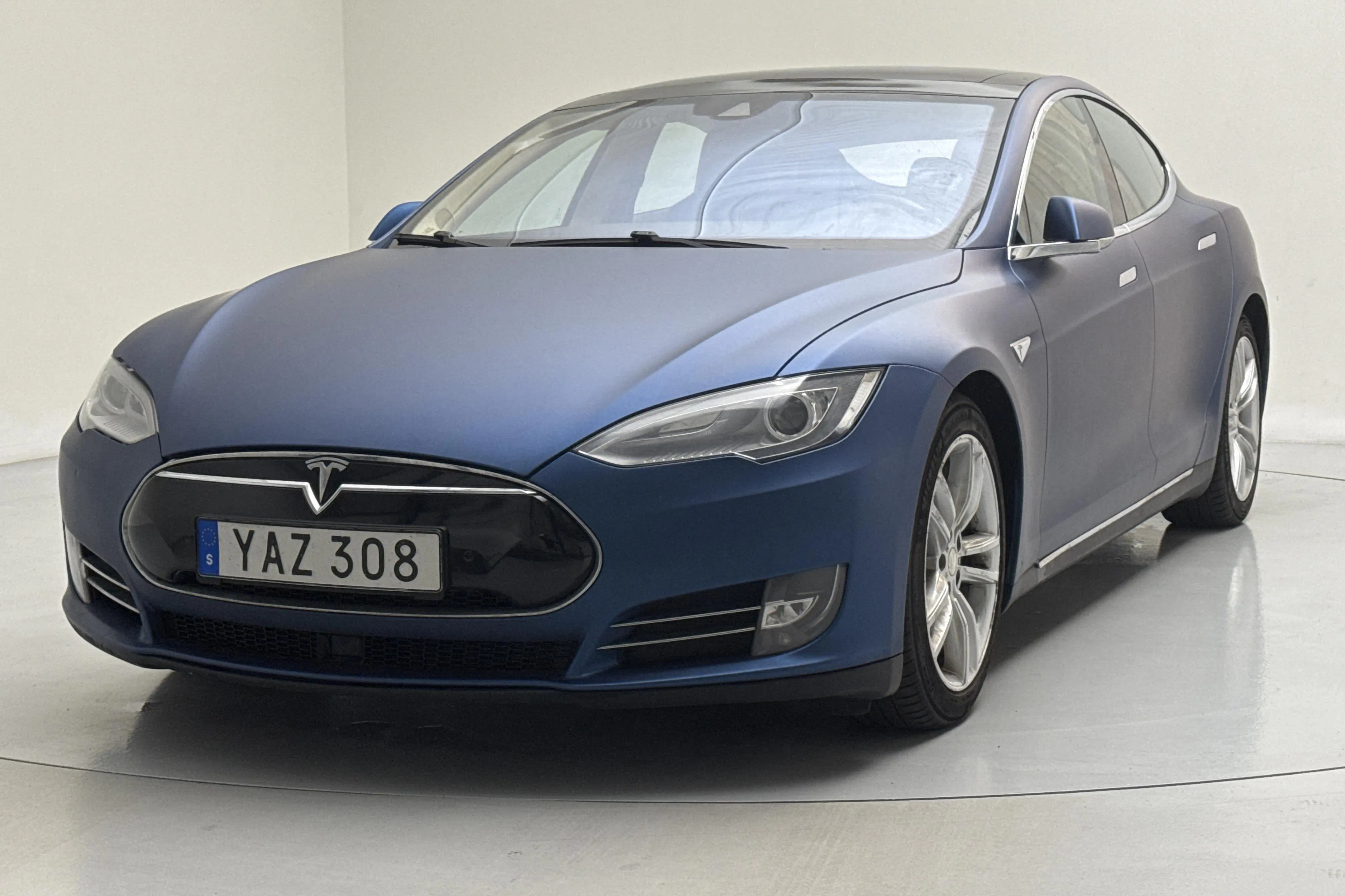 Presentationsfoto 1 av 18: Tesla Model S 90D - 23 667 mil - Automat - svart - 2016