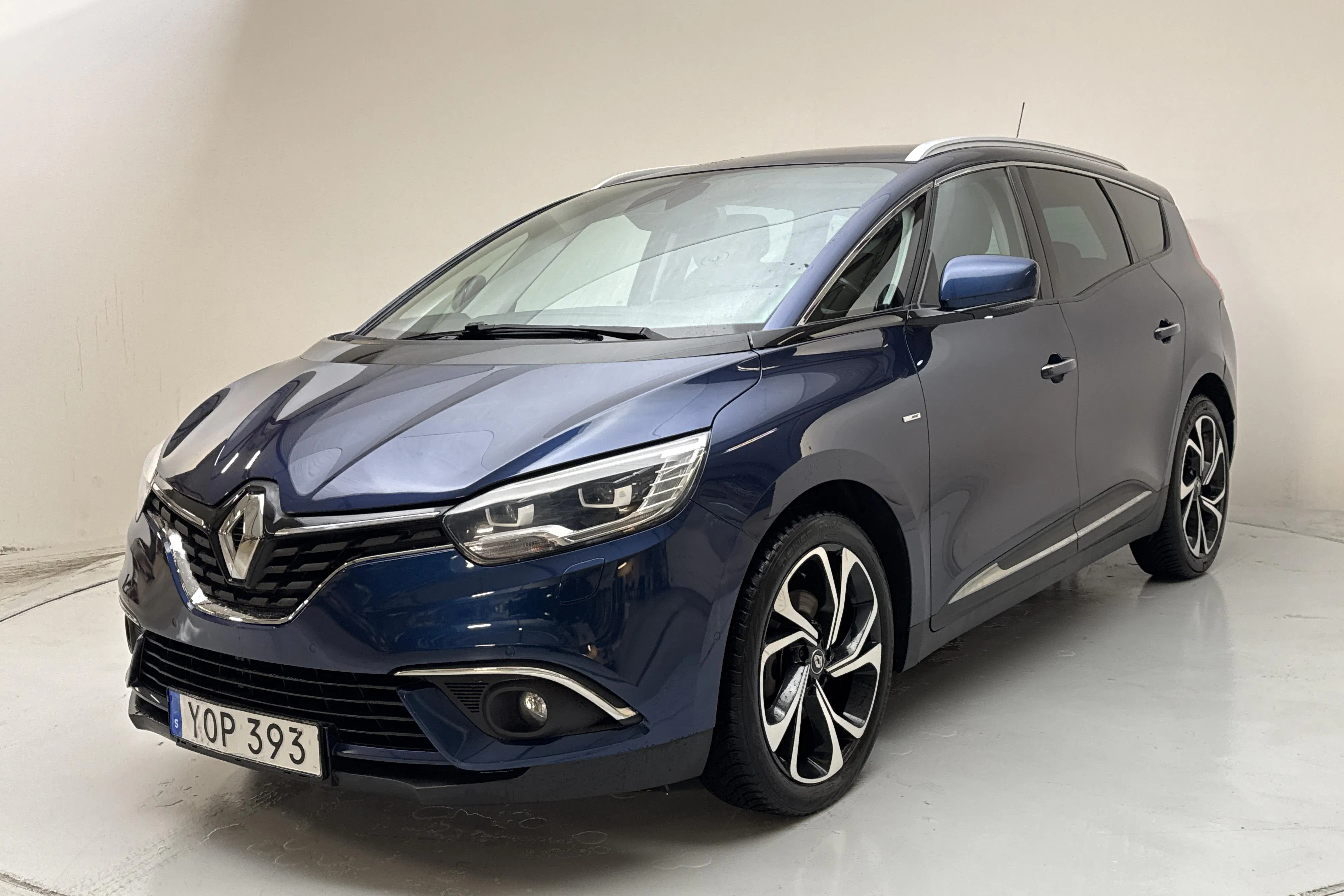 Presentation photo 1 of 13: Renault Grand Scénic 1.5 dCi (110hk) - 104 960 km - Automatic - blue - 2017