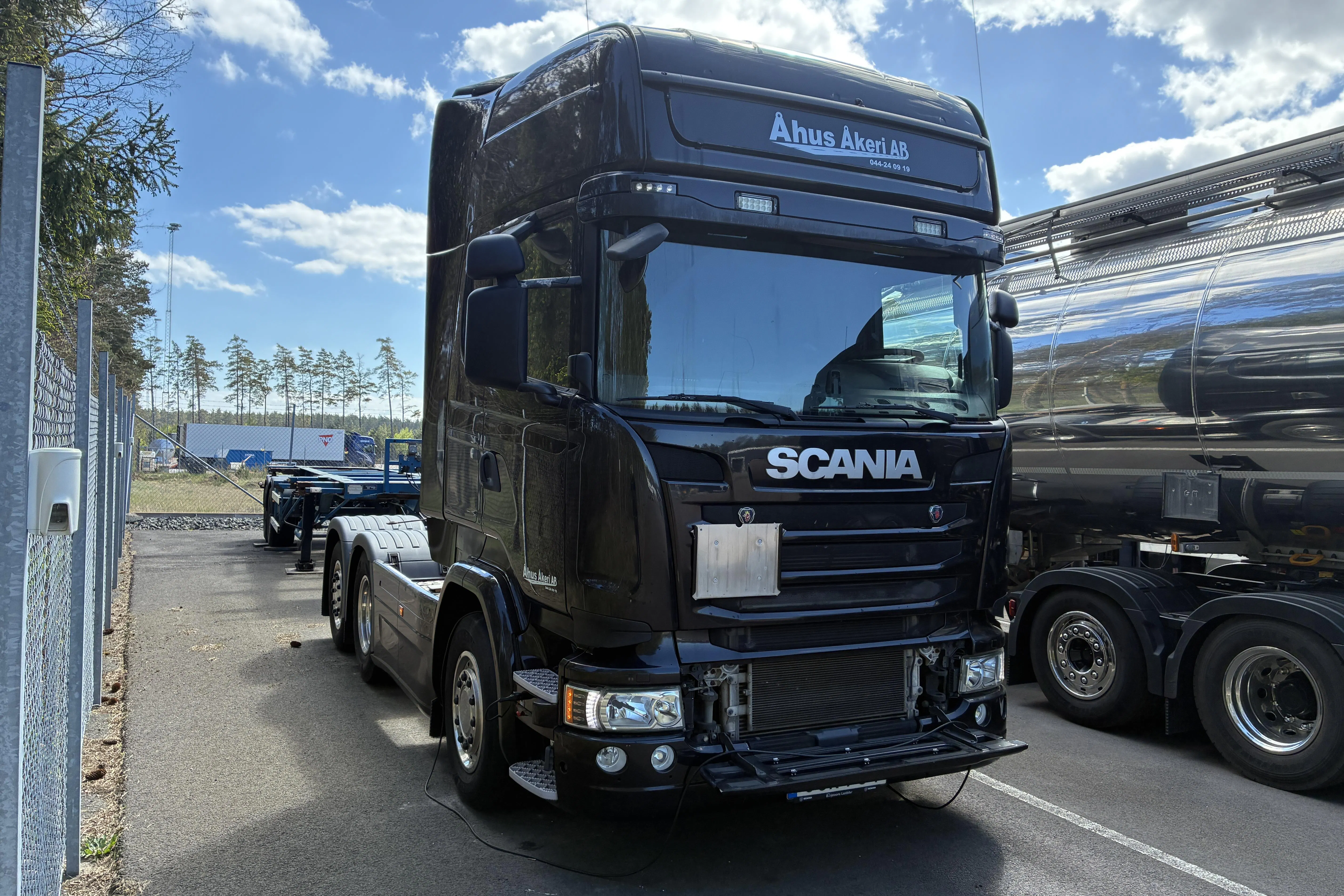 Presentationsfoto 2 av 64: SCANIA R450LA MNB - 446 549 km - Automat - svart - 2016