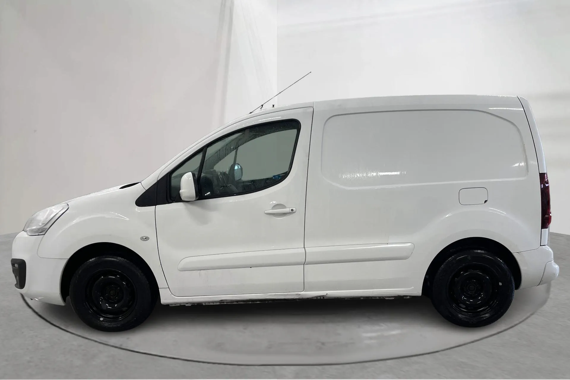 Presentation photo 2 of 14: Peugeot Partner 1.6 BlueHDI Skåp (100hk) - 101 790 km - Automatic - 2017