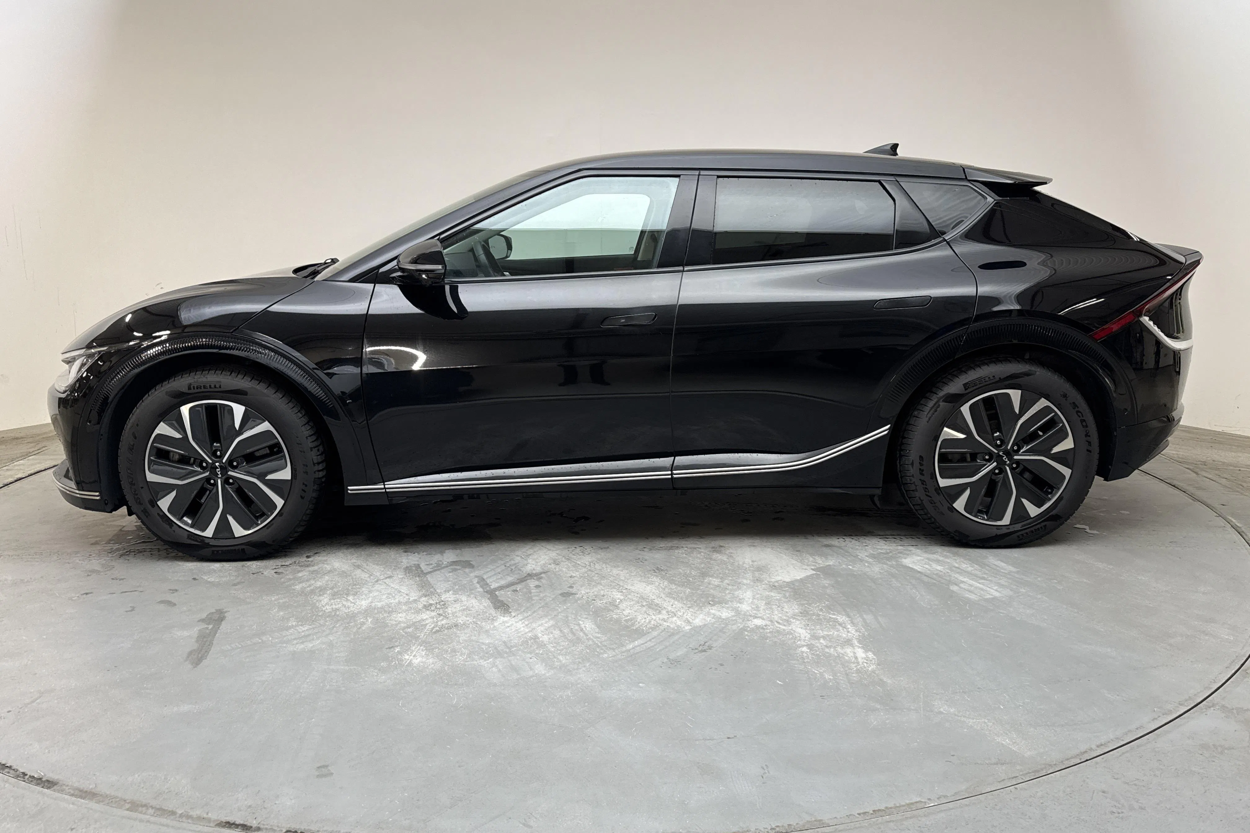 Presentation photo 2 of 16: KIA EV6 AWD (325hk) - 116 660 km - Automatic - black - 2023
