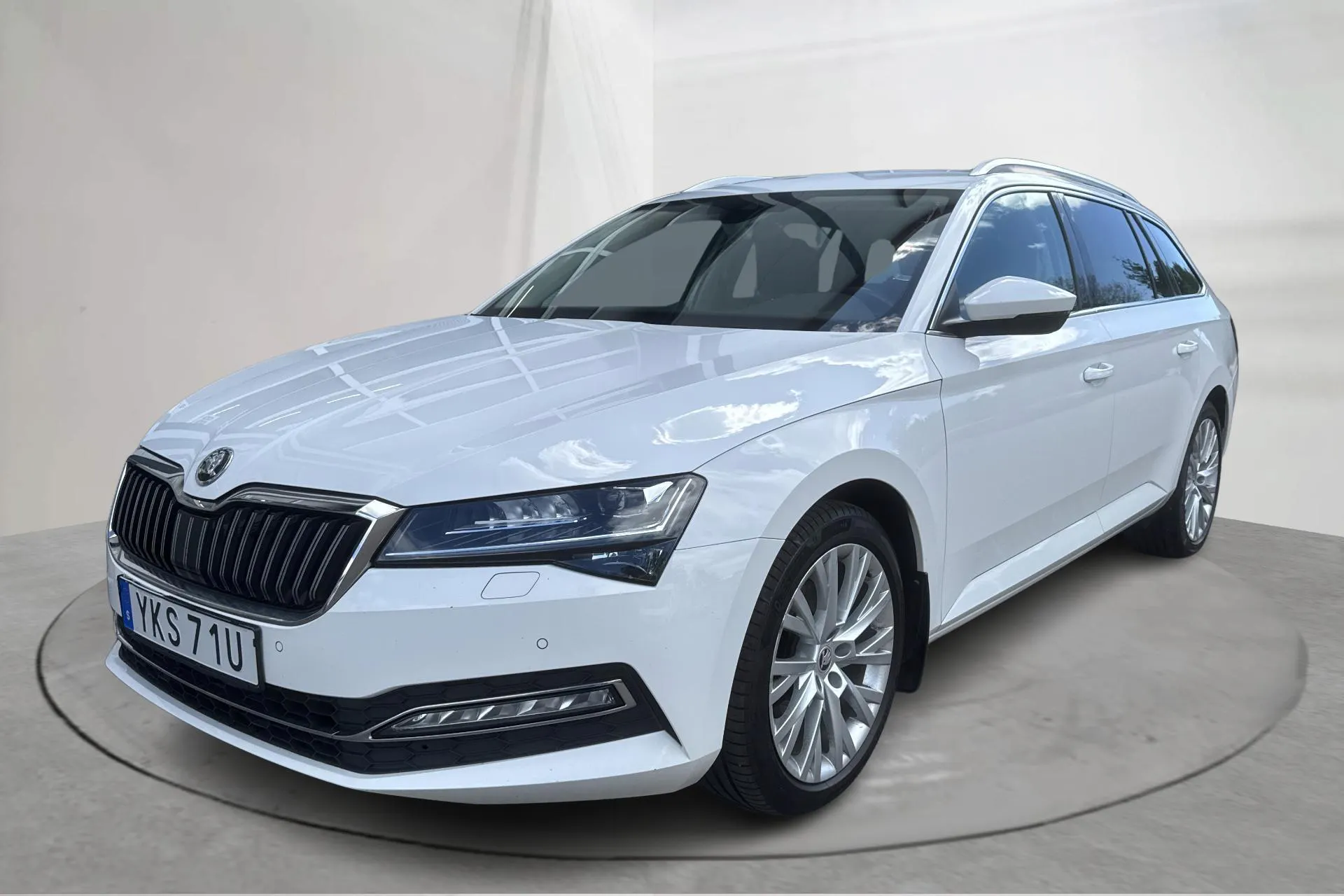 Skoda Superb 2.0 TDI Kombi 4x4 (200hk)
