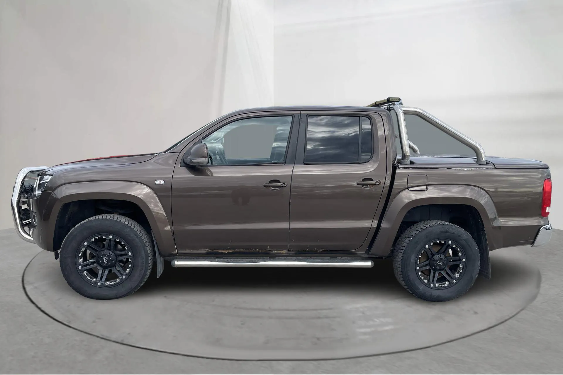 Presentationsfoto 2 av 15: VW Amarok 2.0 TDI 4motion (163hk) - 34 739 mil - Manuell - Ljusbrun - 2011