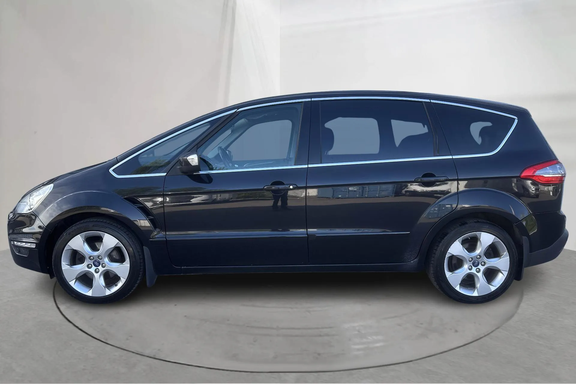 Presentation photo 2 of 20: Ford S-MAX 2.0 Duratorq TDCi (163hk) - 201 820 km - Automatic - black - 2015