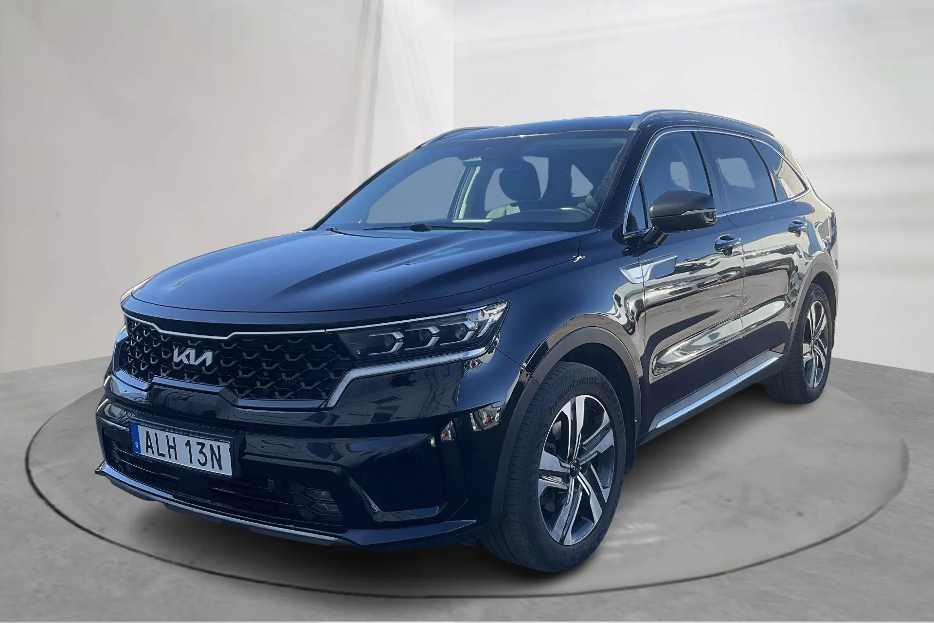 Presentation photo 1 of 22: KIA Sorento 1.6 T-GDi Plug-in Hybrid AWD (265hk) - 146 090 km - Automatic - black - 2022