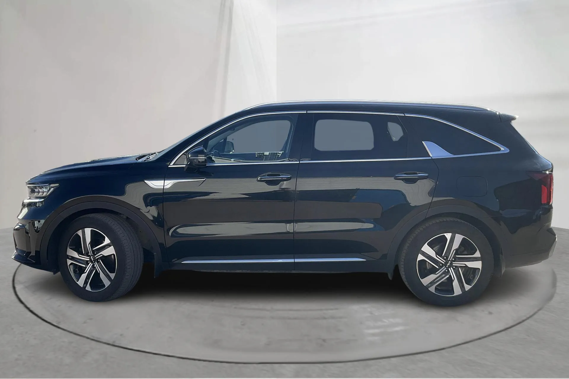 Presentation photo 2 of 22: KIA Sorento 1.6 T-GDi Plug-in Hybrid AWD (265hk) - 146 090 km - Automatic - black - 2022