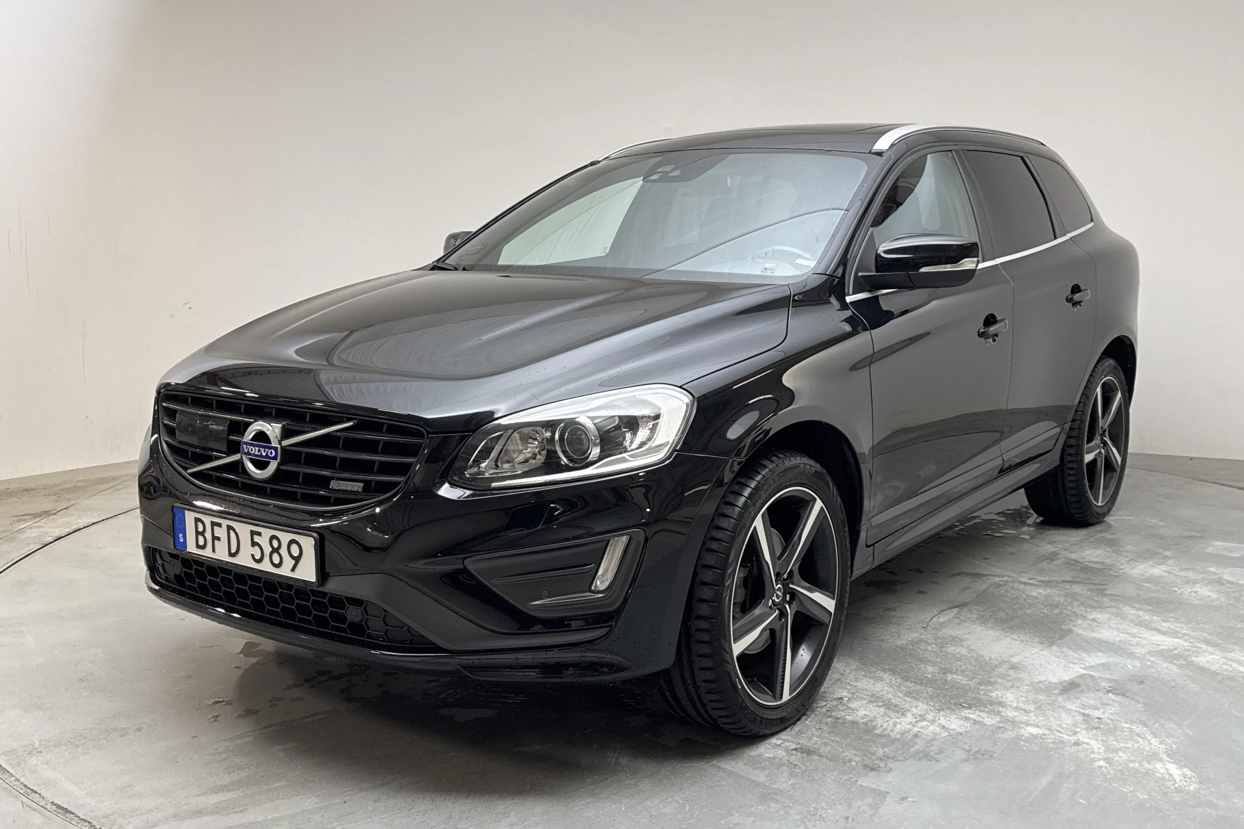 Volvo XC60 D5 AWD Black R (230hk)