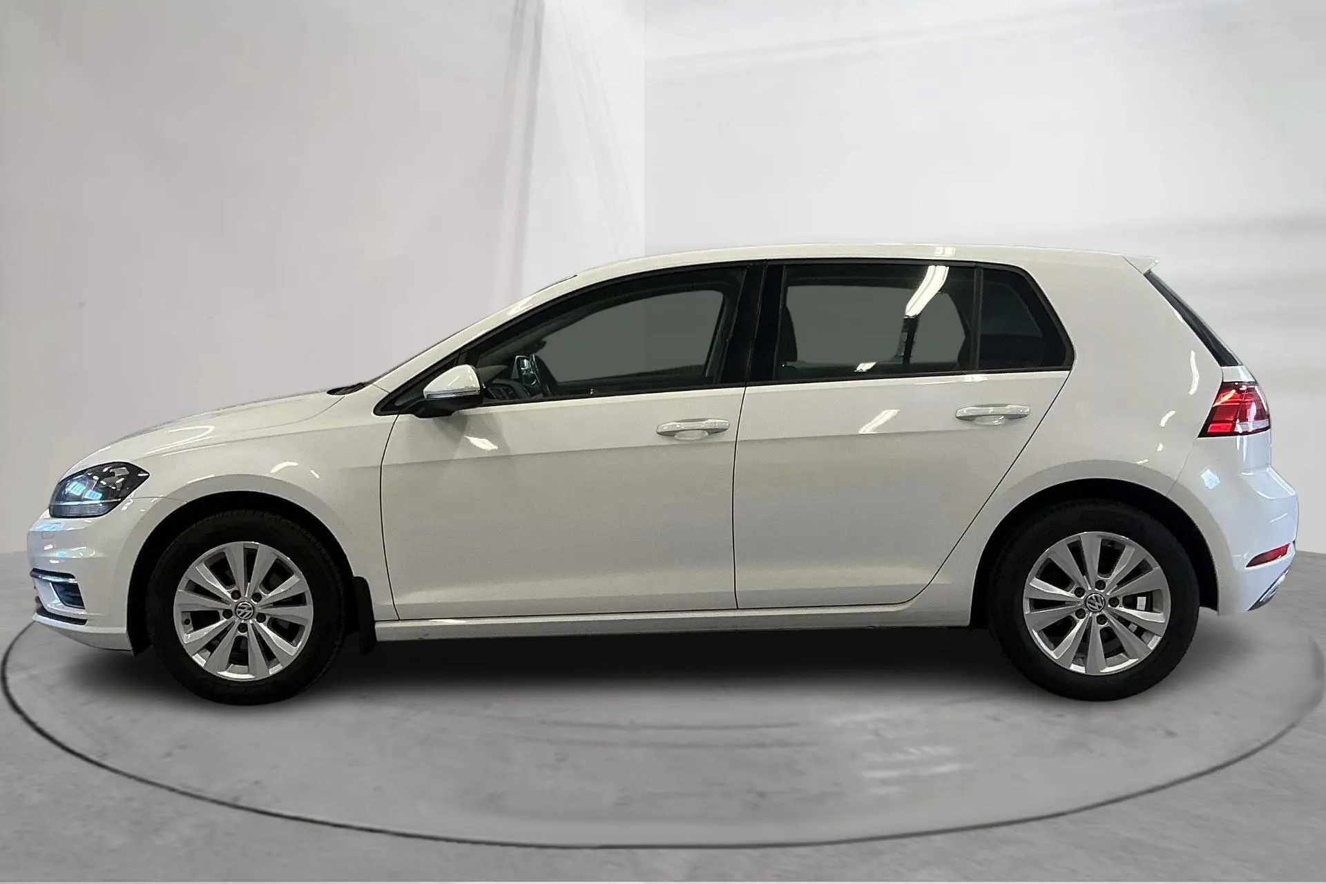 Presentation photo 2 of 14: VW Golf VII 1.6 TDI 5dr (115hk) - 154 940 km - Manual - white - 2018