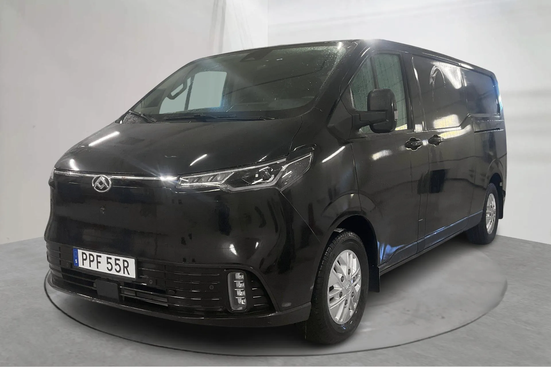 Presentation photo 1 of 23: Maxus e-Deliver 7 88kWh (200hk) - 1 850 km - Automatic - white - 2024