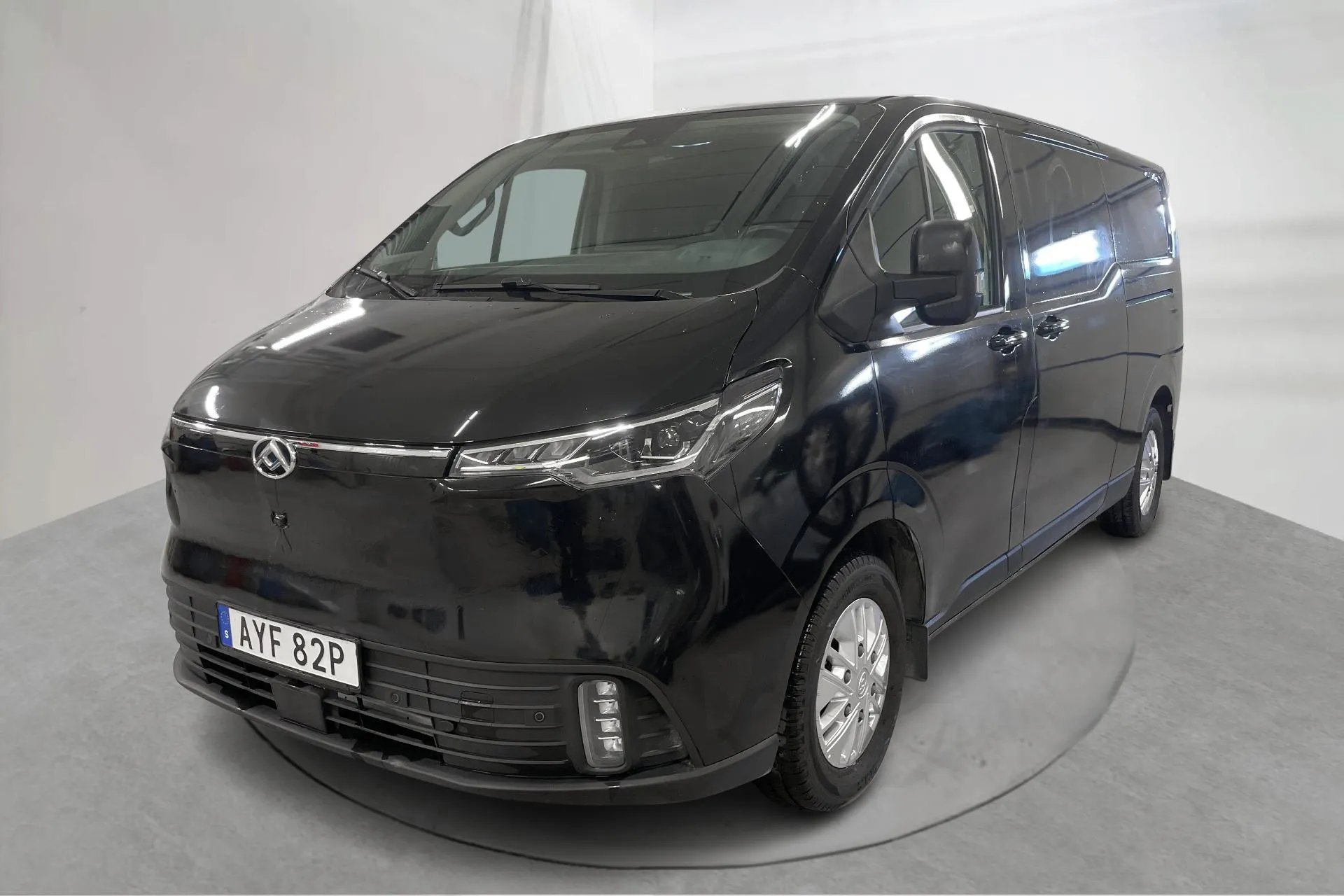 Presentation photo 1 of 20: Maxus e-Deliver 7 88kWh (200hk) - 18 180 km - Automatic - white - 2024