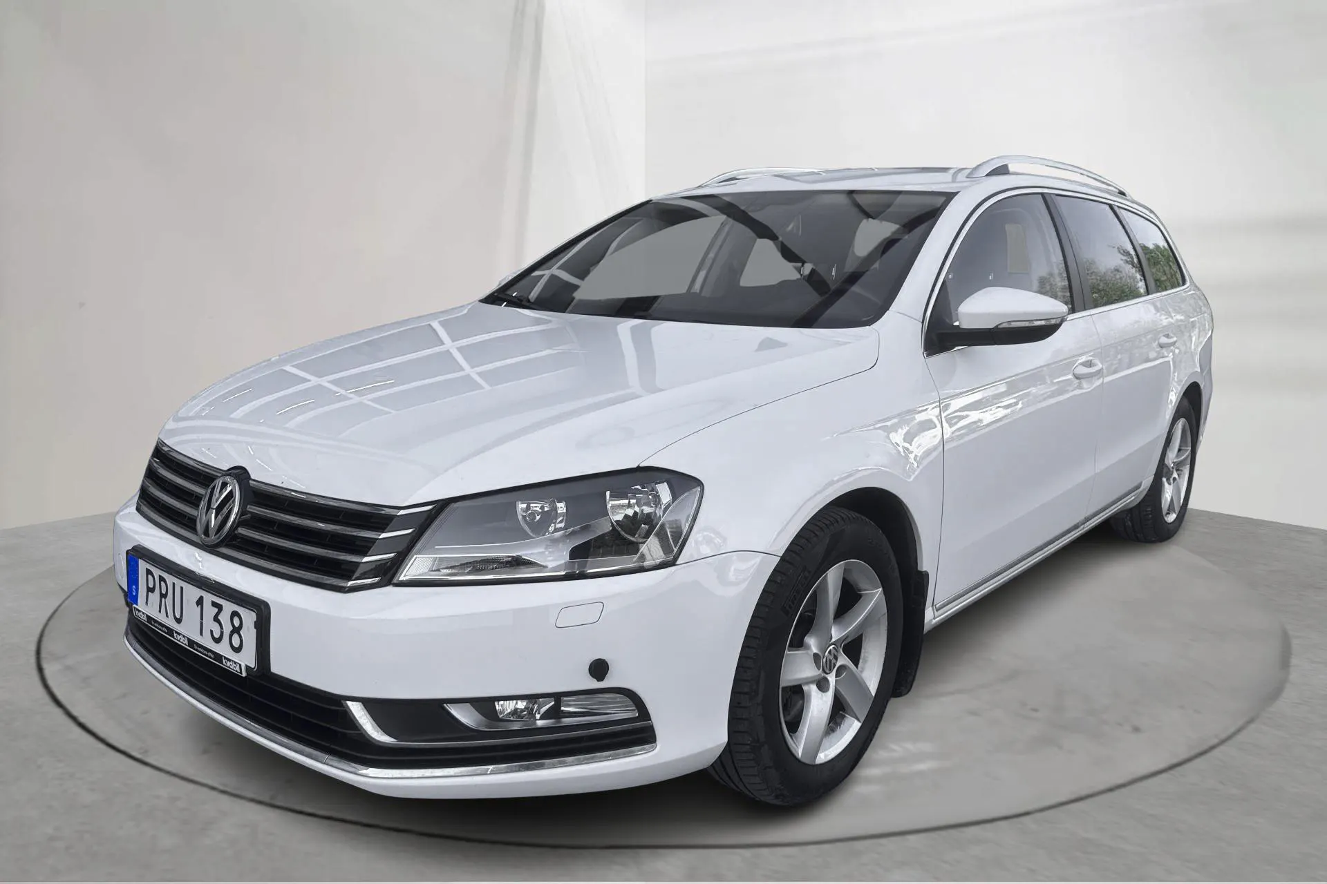 Presentation photo 1 of 14: VW Passat 1.4 TSI EcoFuel Variant (150hk) - 11 459 Scandinavian mile - Automatic - white - 2014