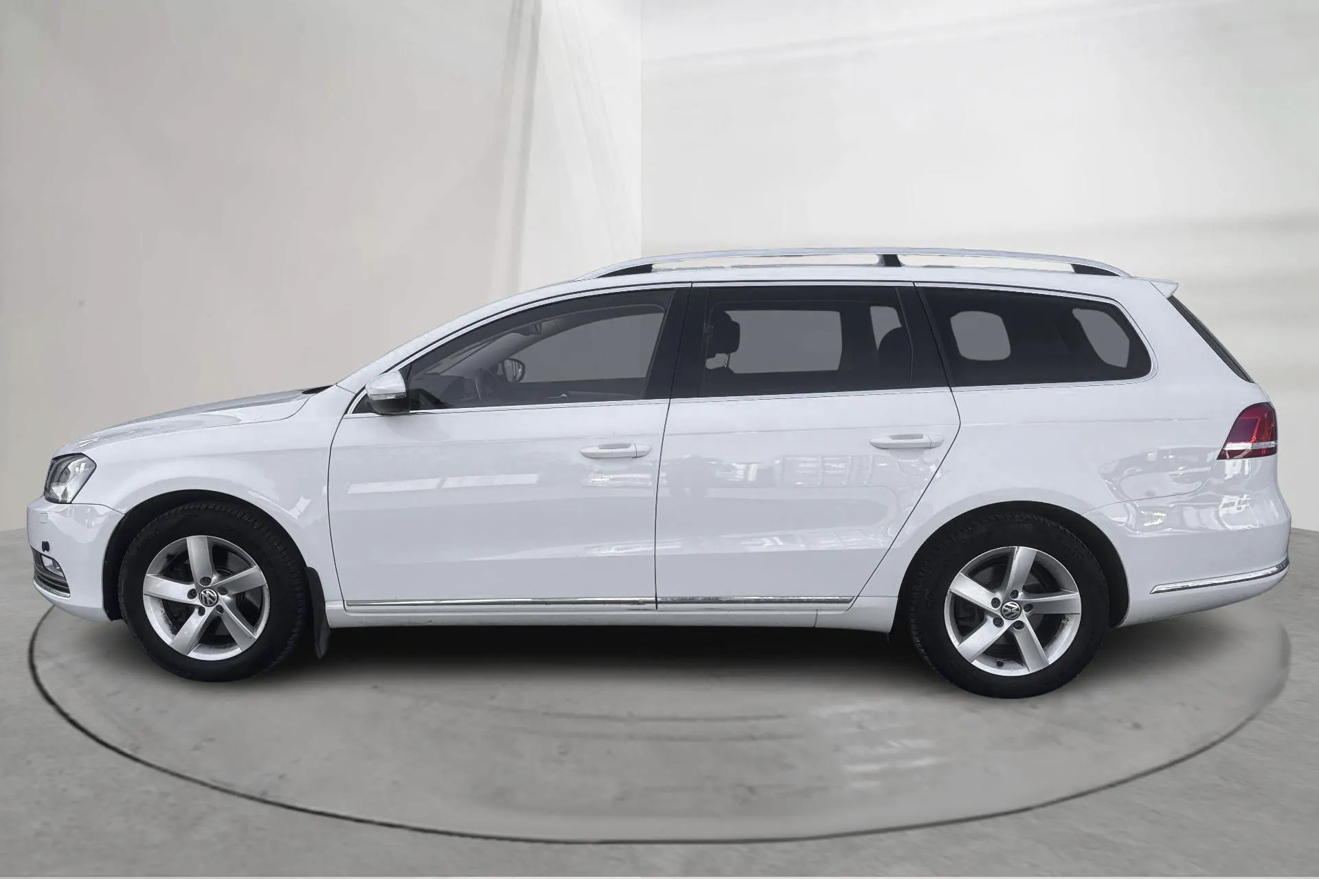 Presentation photo 2 of 14: VW Passat 1.4 TSI EcoFuel Variant (150hk) - 11 459 Scandinavian mile - Automatic - white - 2014