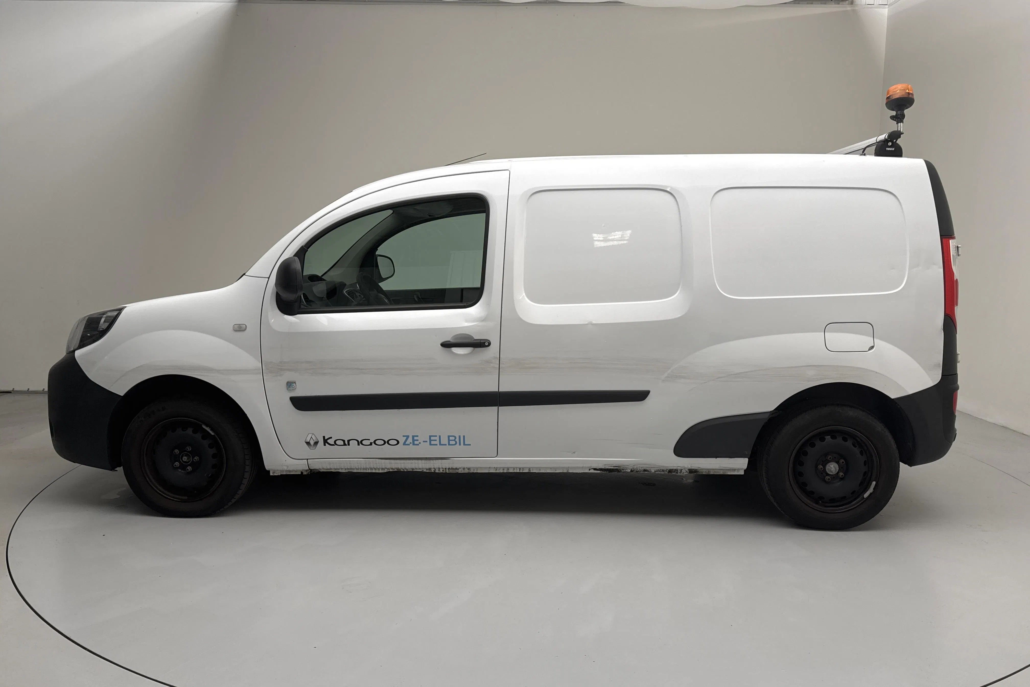 Presentationsfoto 2 av 14: Renault Kangoo II Z.E. 22kWh Maxi Skåp (60hk) - 8 310 mil - Automat - vit - 2017