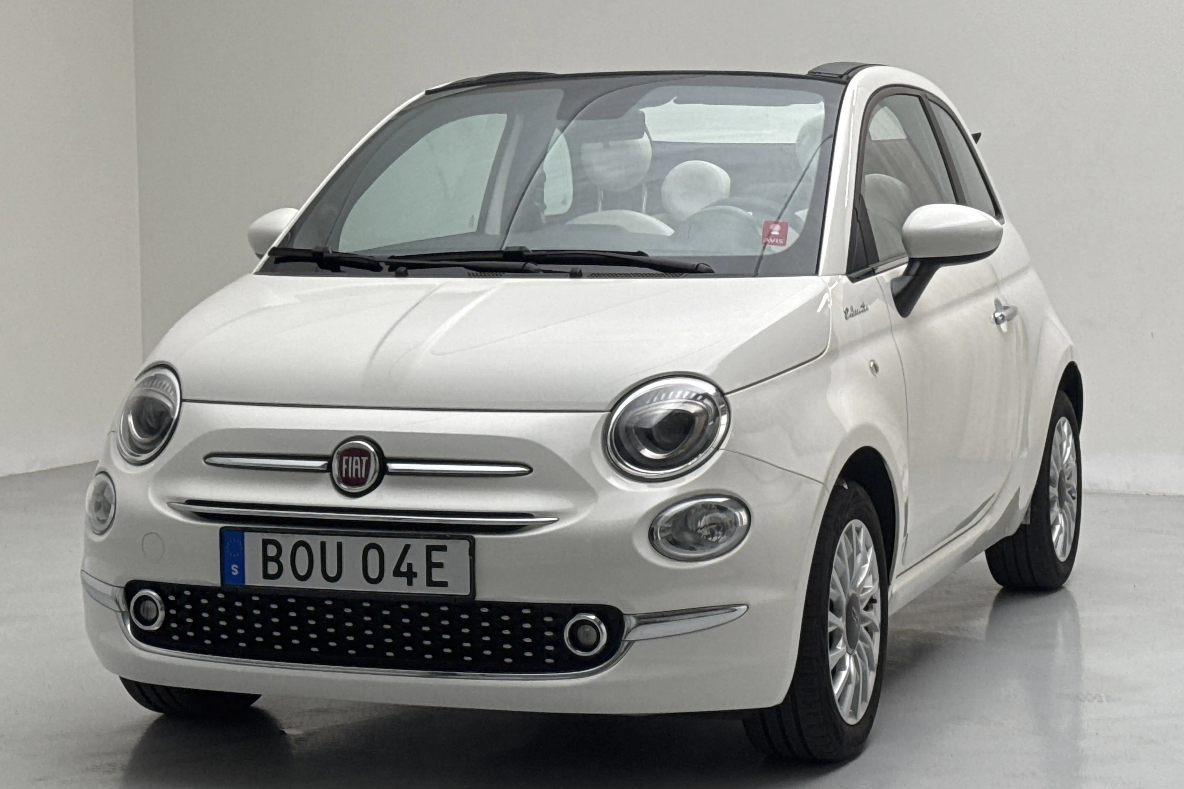 Presentationsfoto 1 av 17: Fiat 500 Hybrid Cab (70hk) - 3 295 mil - Manuell - vit - 2022