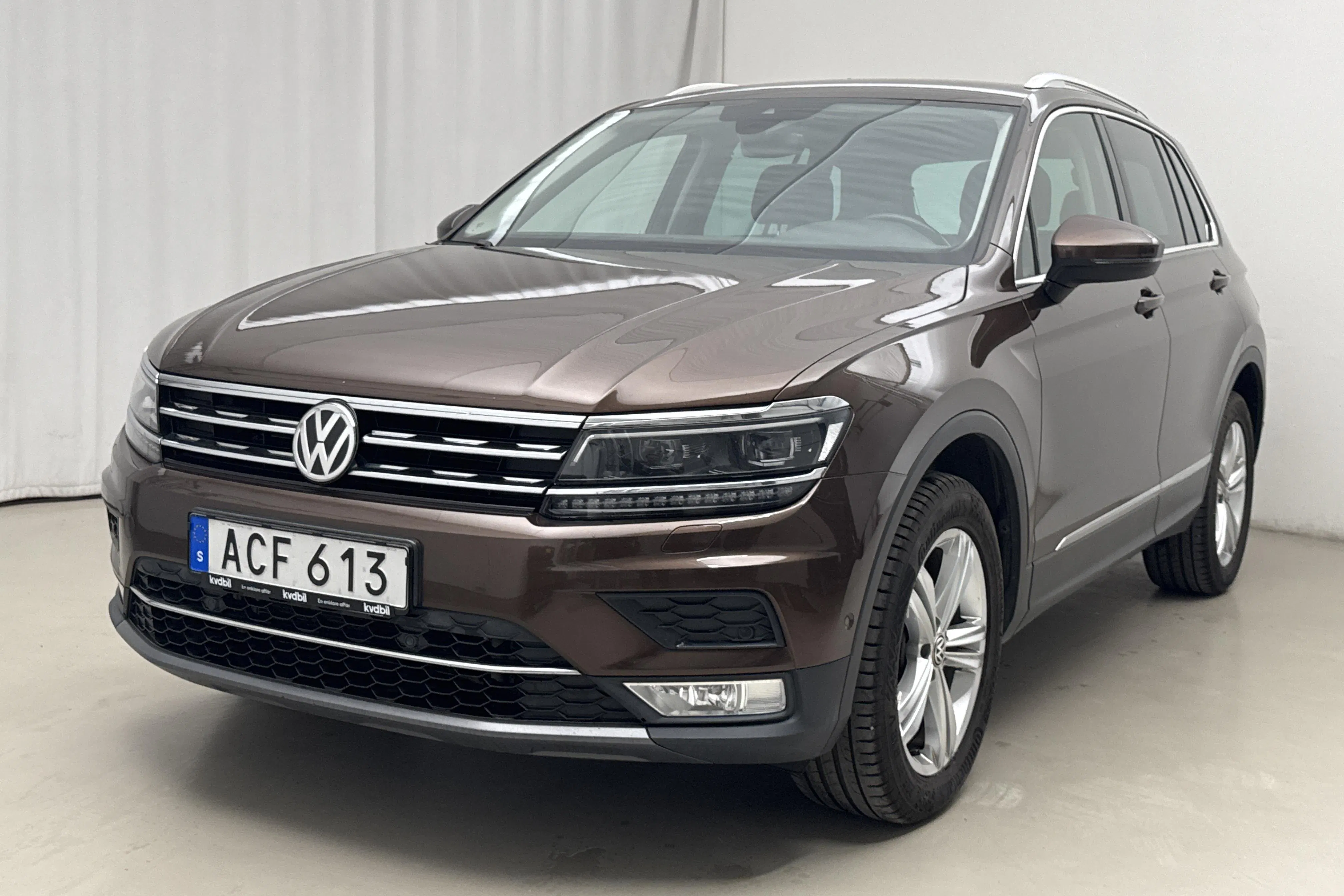 Presentationsfoto 1 av 20: VW Tiguan 2.0 TDI 4MOTION (190hk) - 13 132 mil - Automat - Dark Brown - 2017