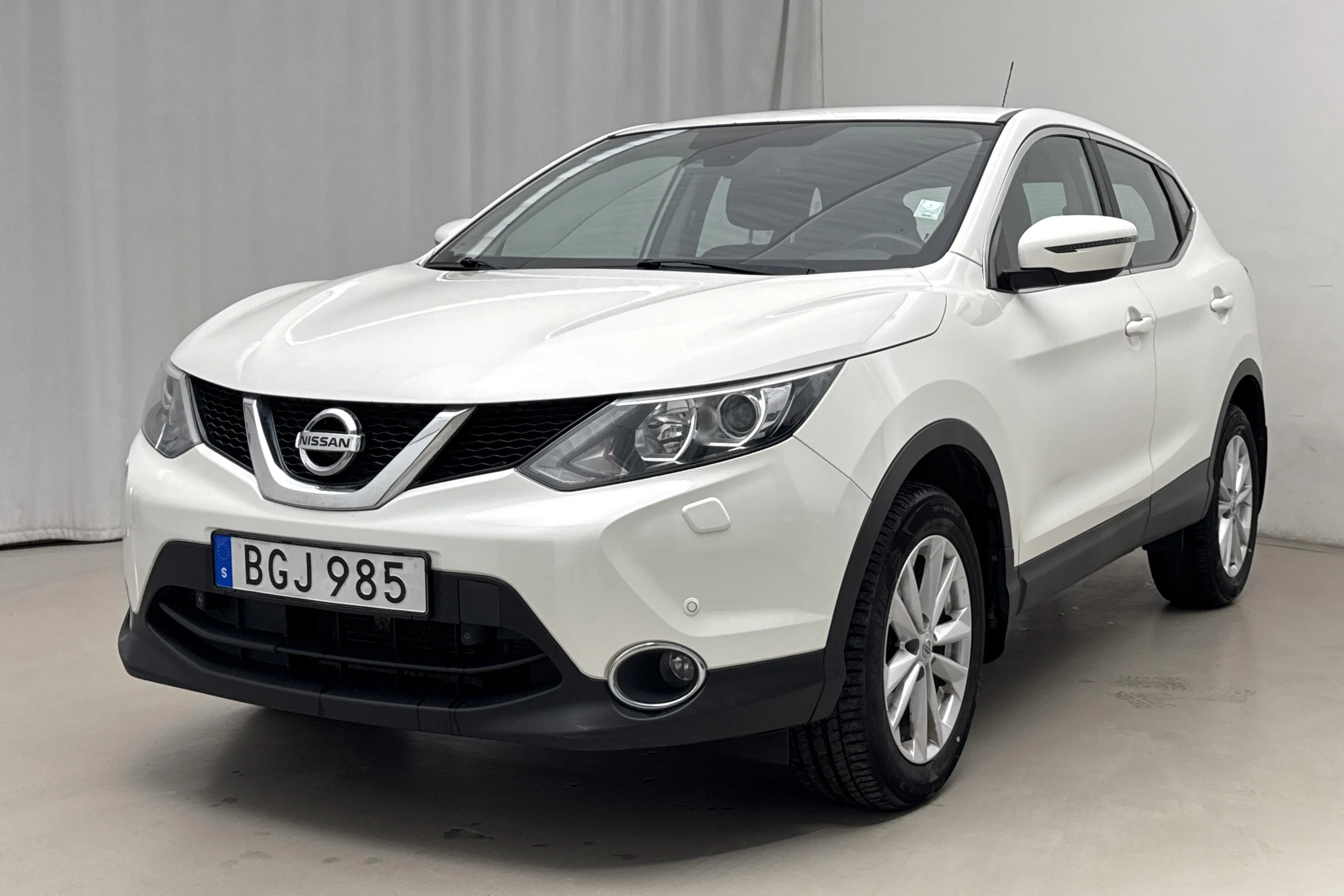 Presentationsfoto 1 av 18: Nissan Qashqai 1.2 (115hk) - 13 725 mil - Automat - vit - 2017