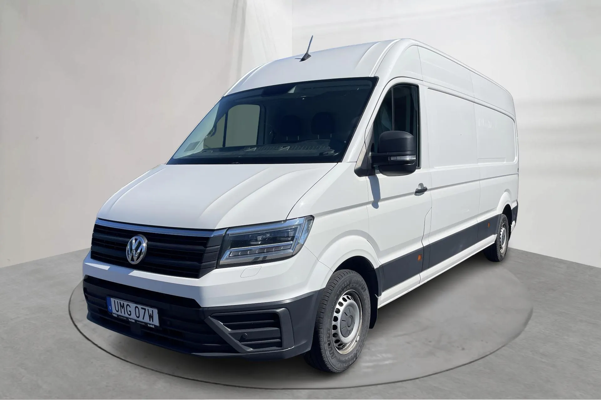 Presentation photo 1 of 14: VW Crafter 35 2.0 TDI Skåp (177hk) - 193 480 km - Manual - white - 2020
