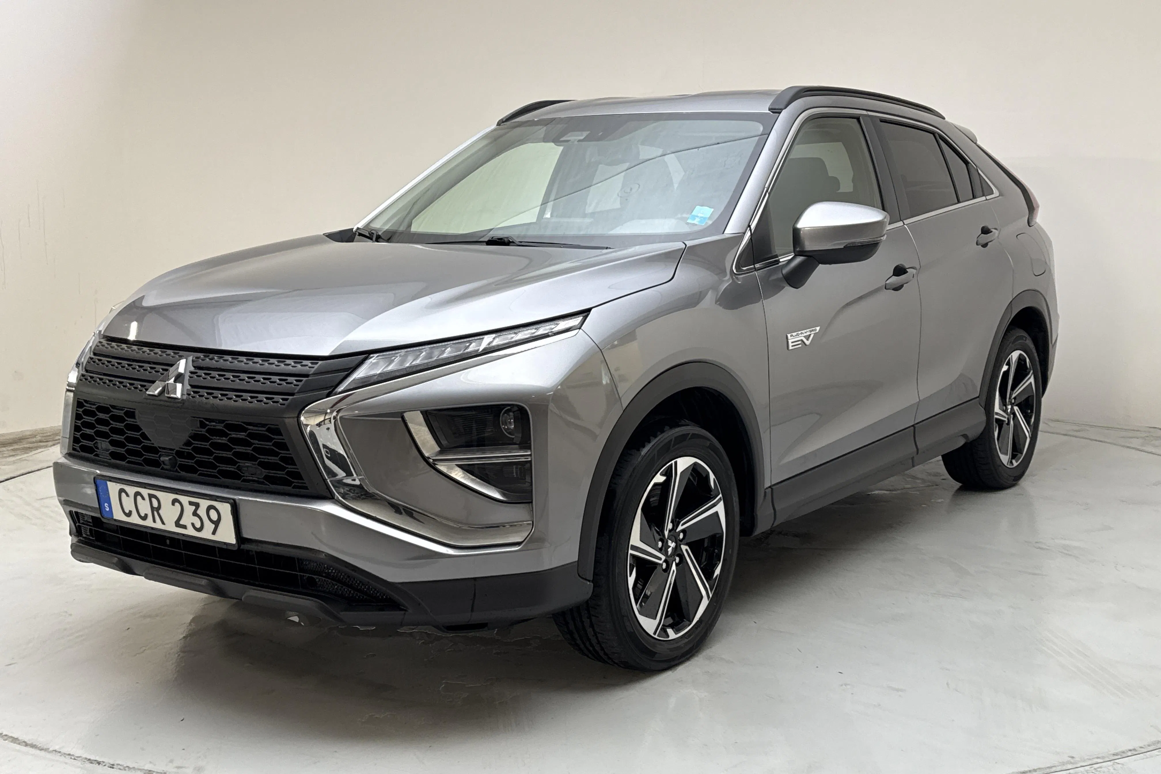 Presentationsfoto 1 av 16: Mitsubishi Eclipse Cross 2.4 PHEV 4WD (185hk) - 7 992 mil - Automat - grå - 2021