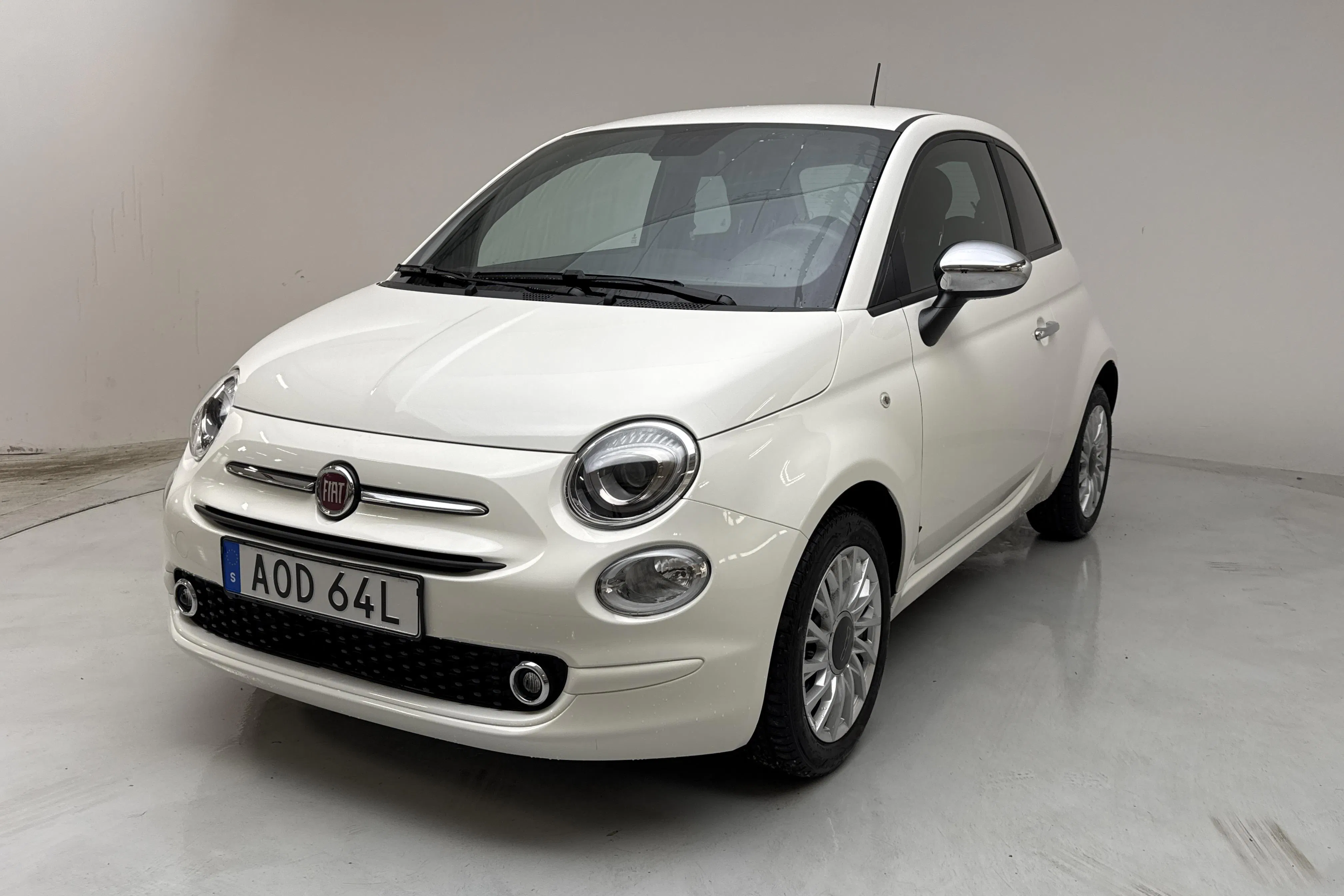Presentationsfoto 1 av 12: Fiat 500 Hybrid (70hk) - 3 403 mil - Manuell - vit - 2023