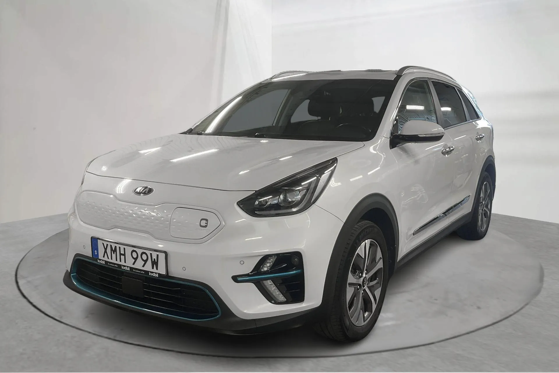 Presentation photo 1 of 21: KIA e-Niro 64kWh (204hk) - 69 830 km - Automatic - white - 2021