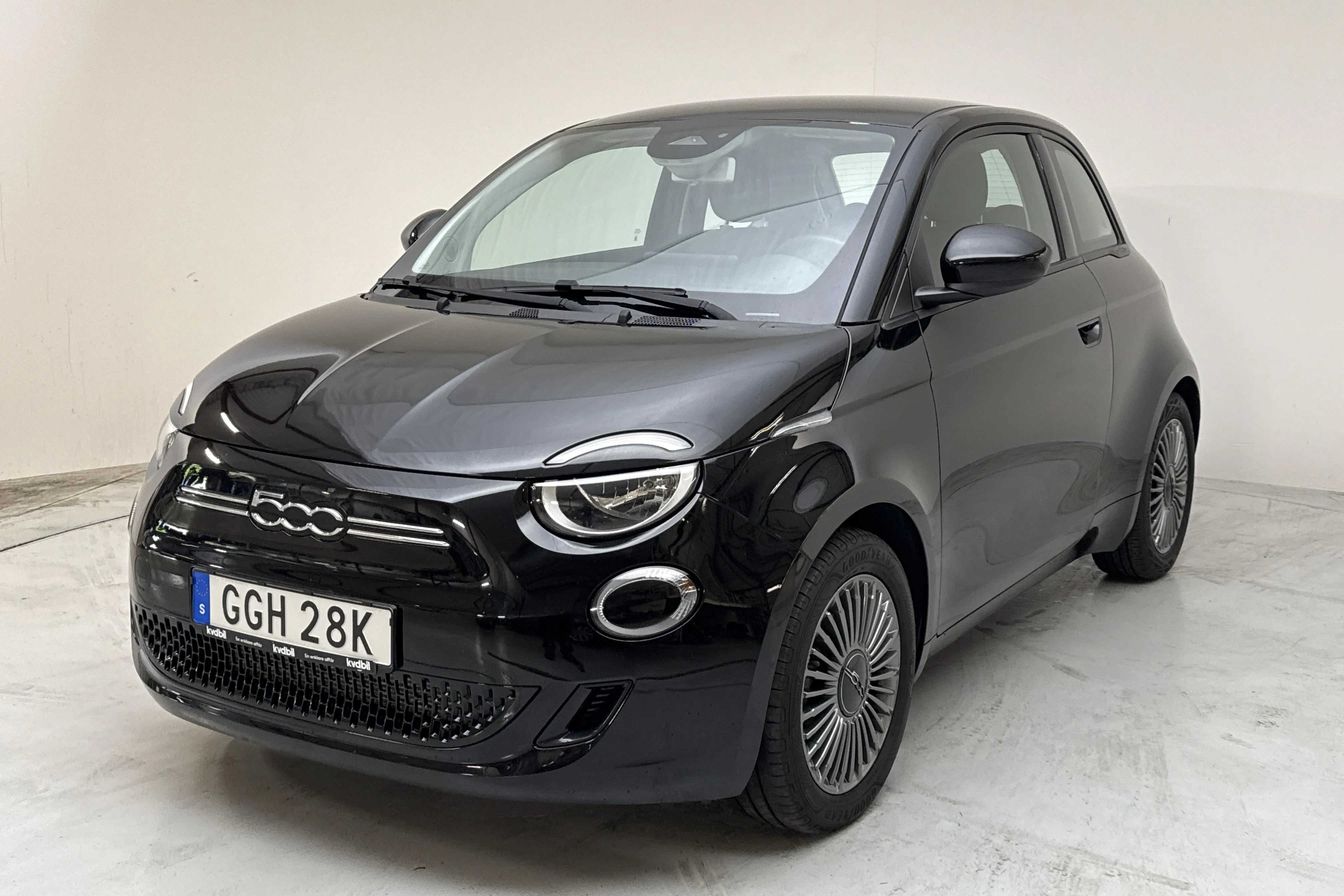 Presentation photo 1 of 15: Fiat 500e (118hk) - 49 840 km - Automatic - black - 2022