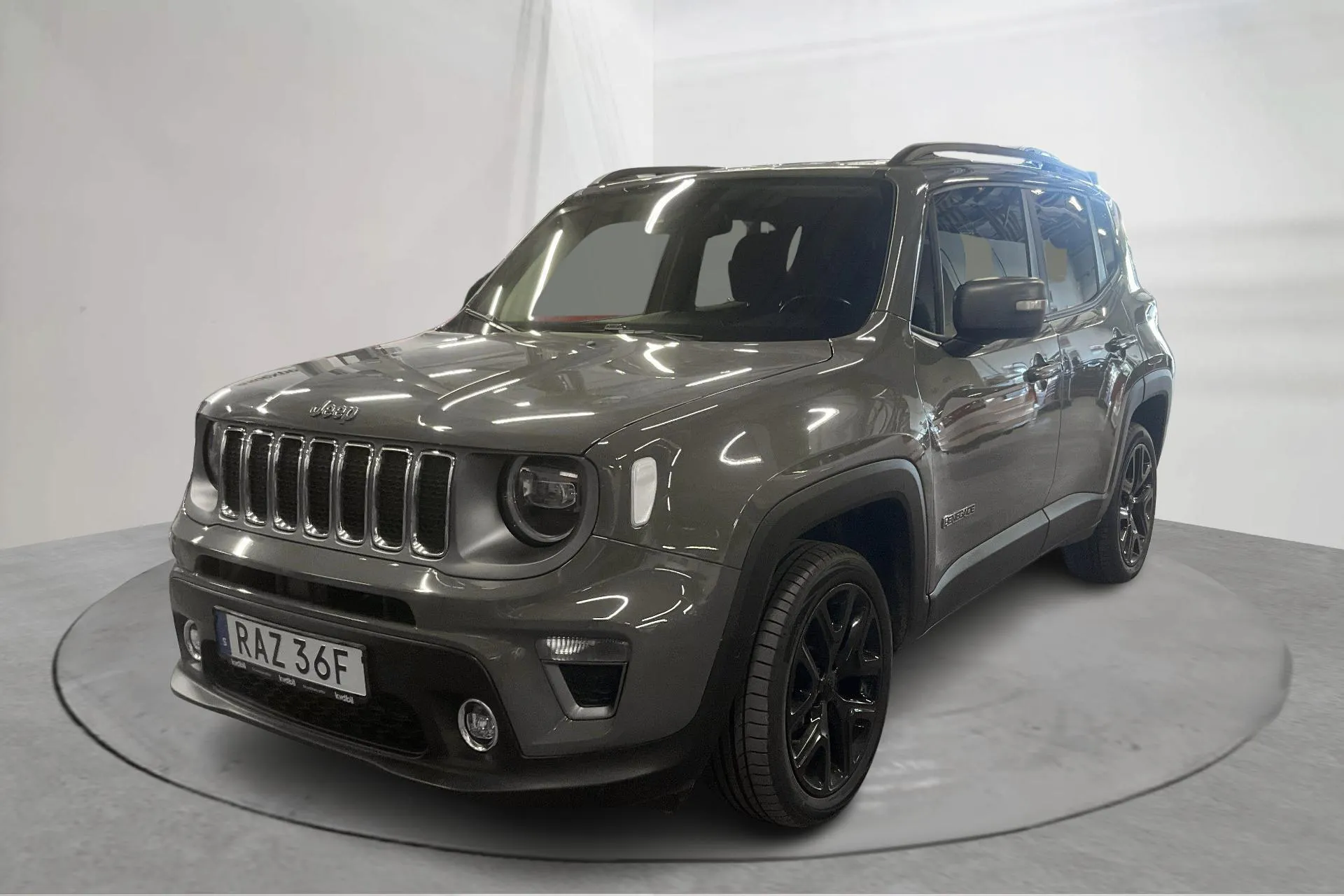 Presentation photo 1 of 17: Jeep Renegade 1.3 PHEV 4WD (190hk) - 104 940 km - Automatic - gray - 2020