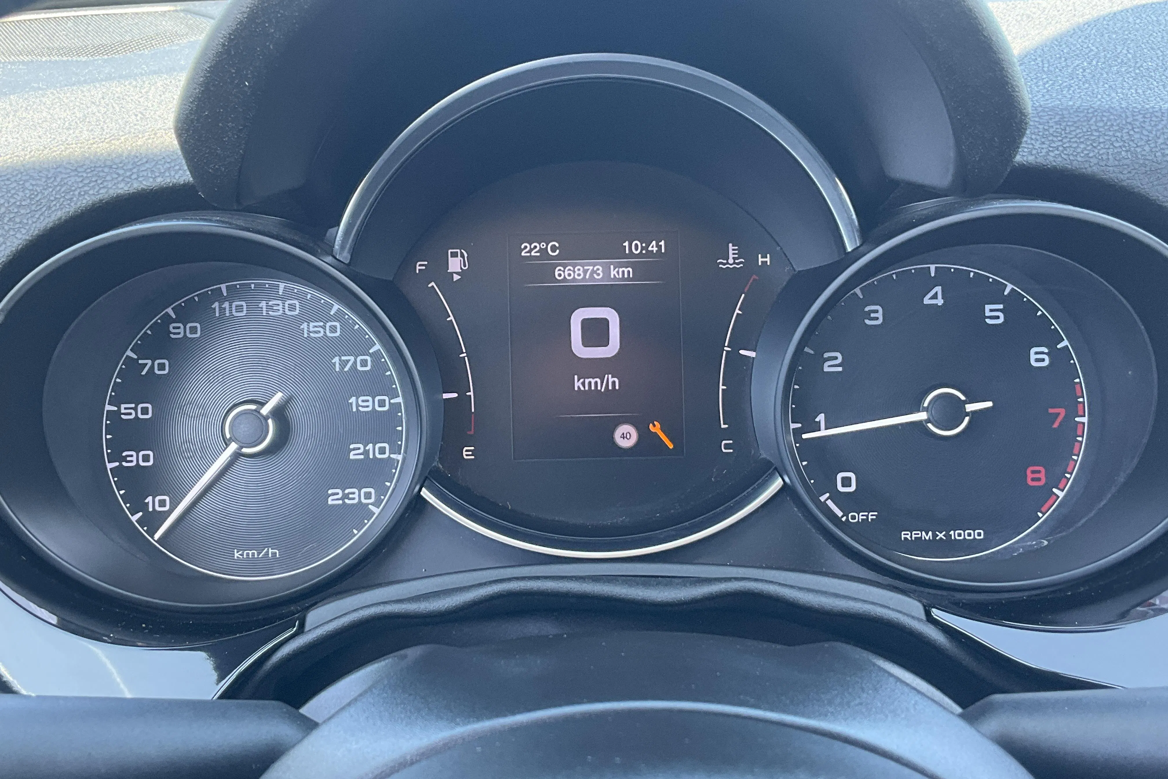 Presentation photo 10 of 10: Fiat 500X 1.6 E-torq (110hk) - 66 880 km - Manual - black - 2019