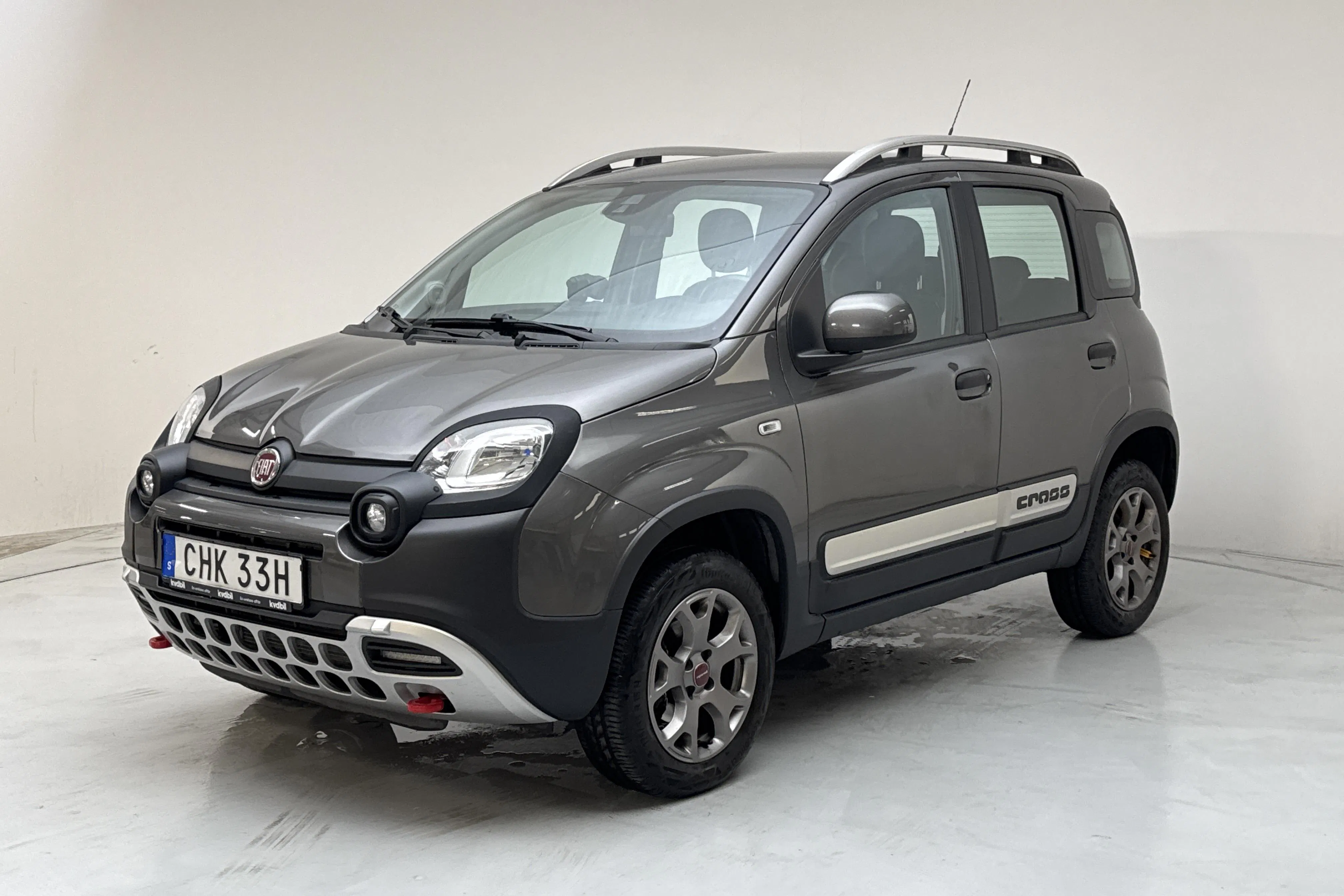 Presentationsfoto 1 av 12: Fiat Panda Cross 0.9 4x4 (85hk) - 5 448 mil - Manuell - grå - 2019