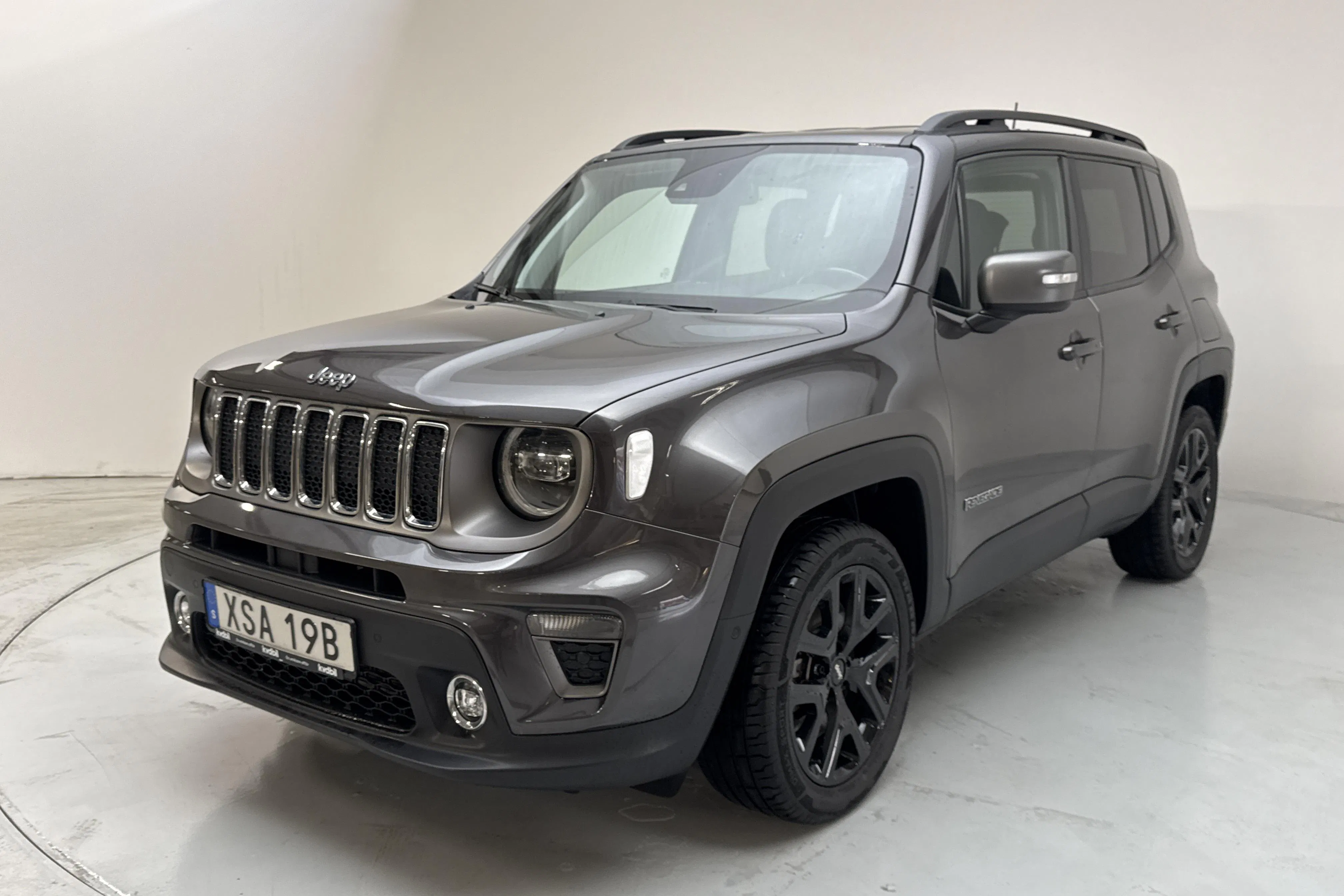 Presentationsfoto 1 av 13: Jeep Renegade 1.3 PHEV 4WD (190hk) - 9 256 mil - Automat - grå - 2020