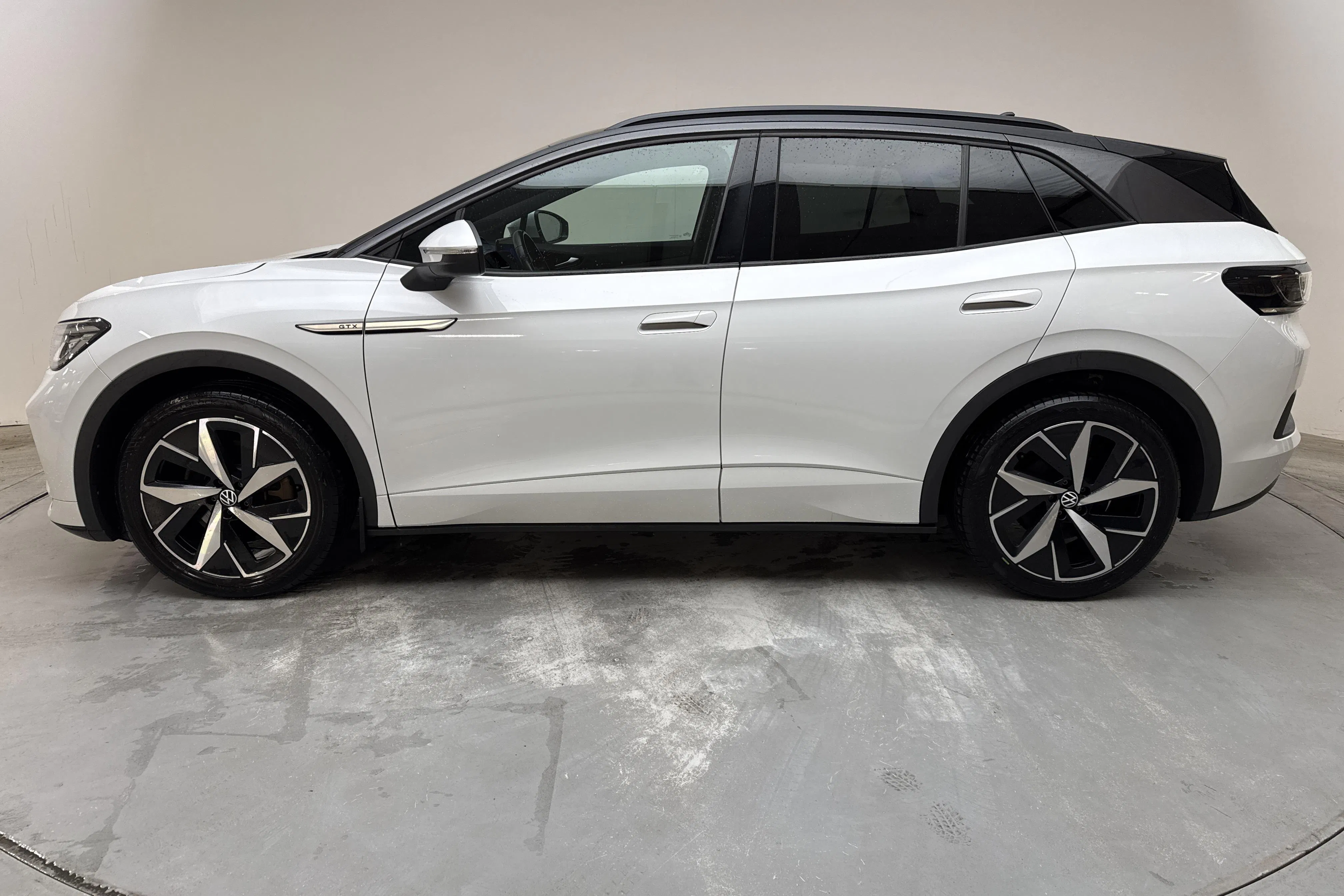 Presentationsfoto 2 av 13: VW ID.4 GTX 77kWh AWD (299hk) - 21 482 mil - Automat - vit - 2022