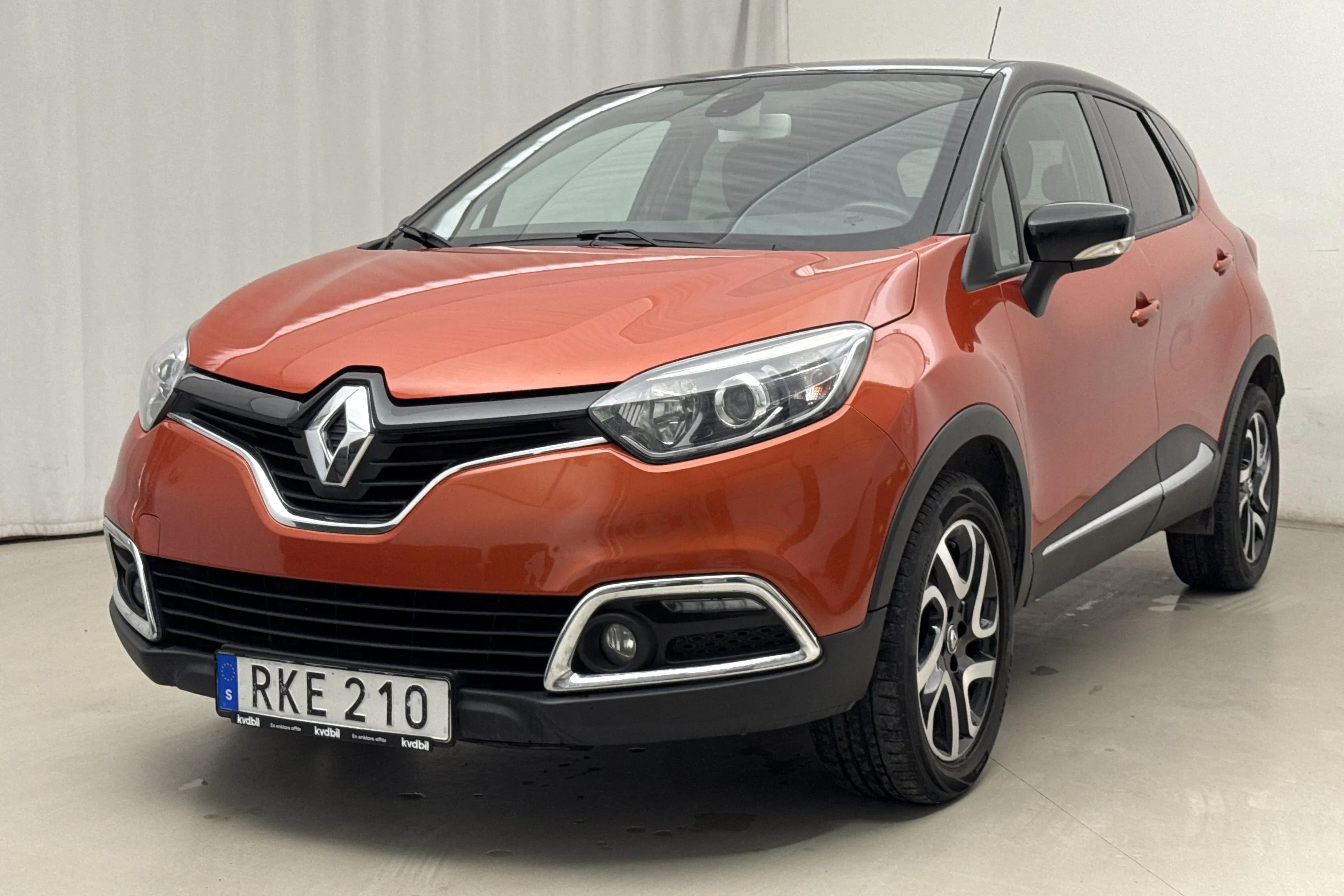 Presentationsfoto 1 av 16: Renault Captur 0.9 TCe (90hk) - 11 989 mil - Manuell - 2017