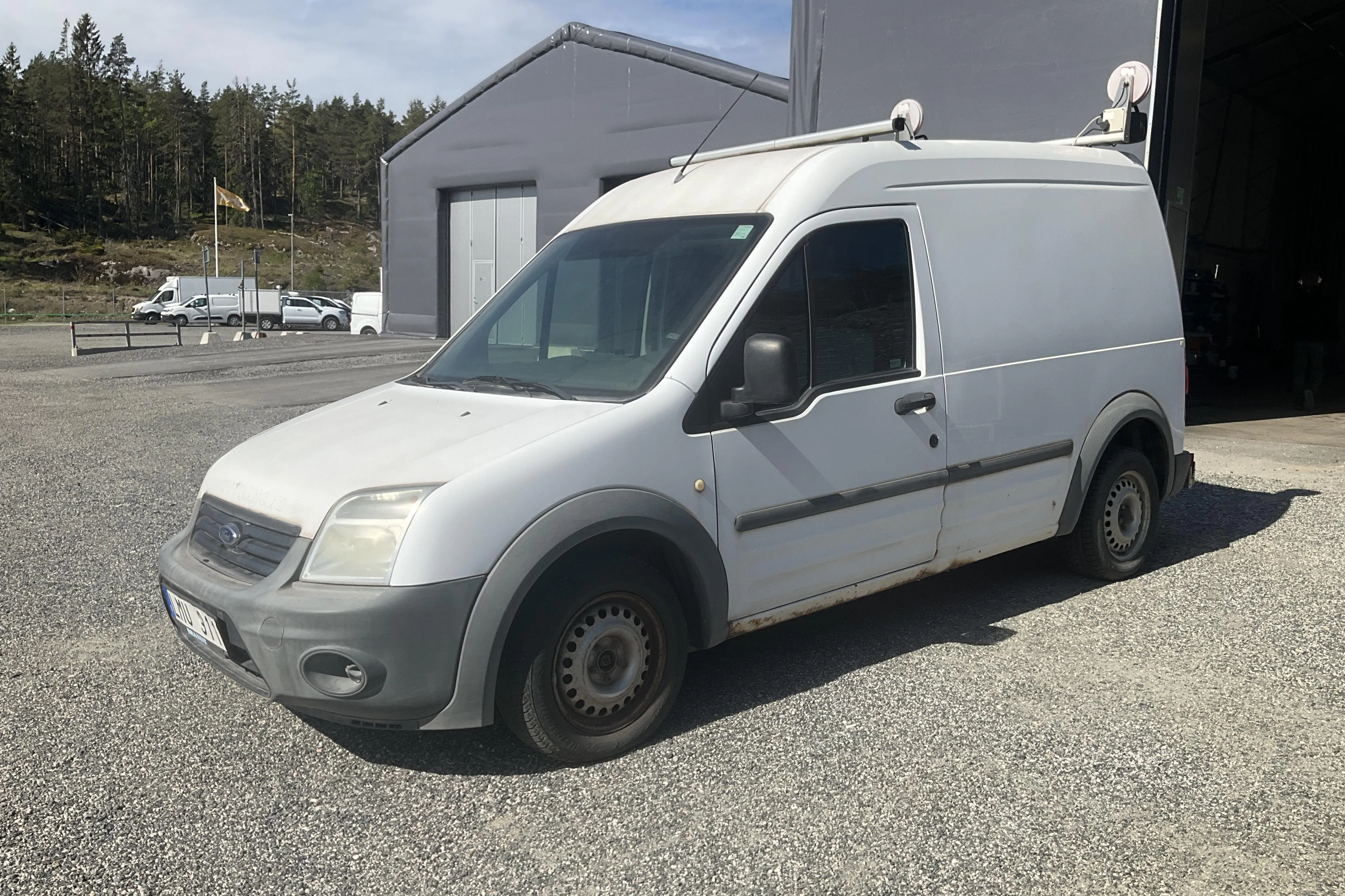 Presentation photo 1 of 11: Ford Transit Connect 1.8 TDCi (90hk) - 195 550 km - Manual - white - 2010