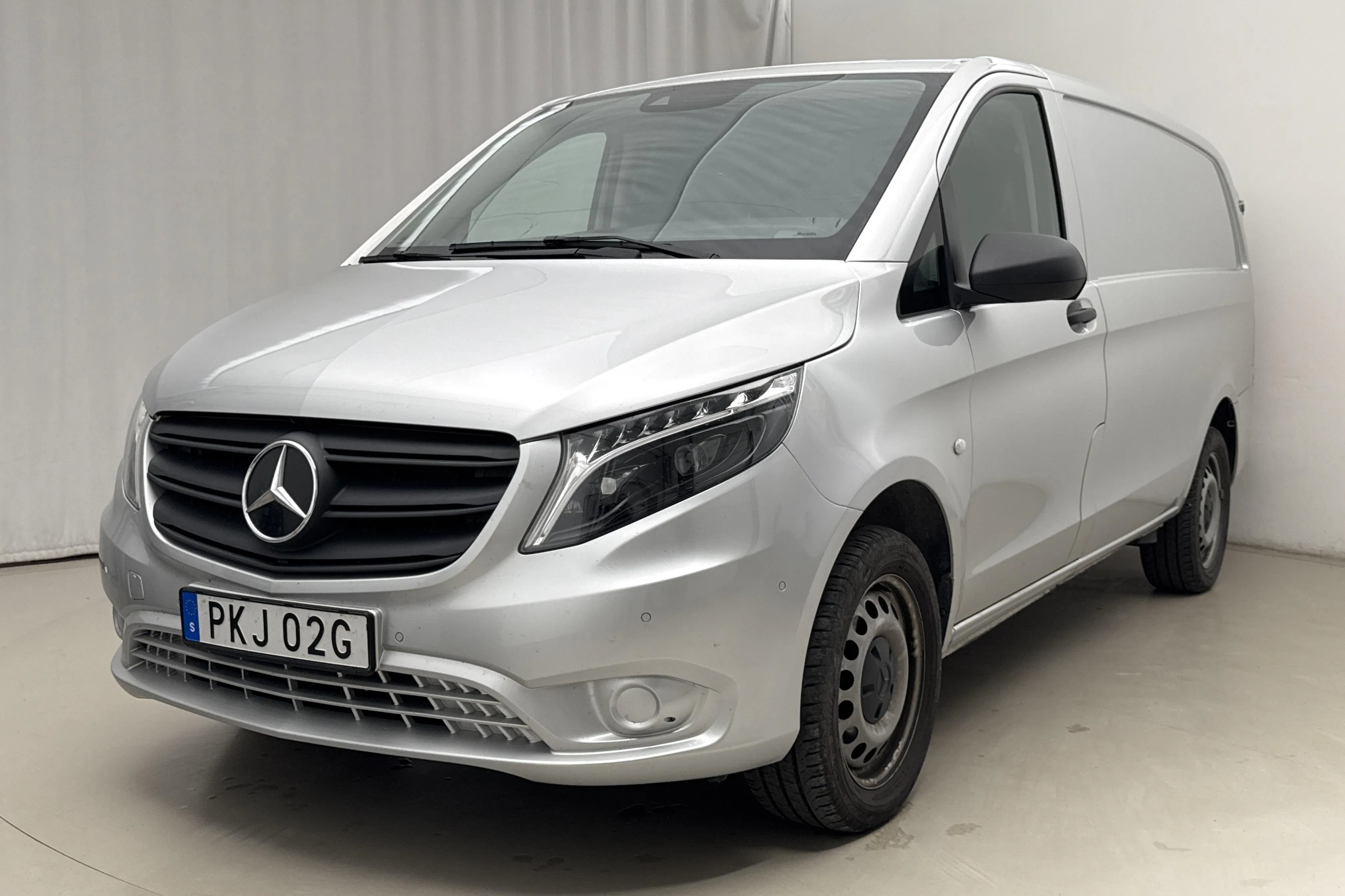 Presentationsfoto 1 av 17: Mercedes Vito 116 CDI 4MATIC W640 (163hk) - 8 059 mil - Automat - silver - 2024
