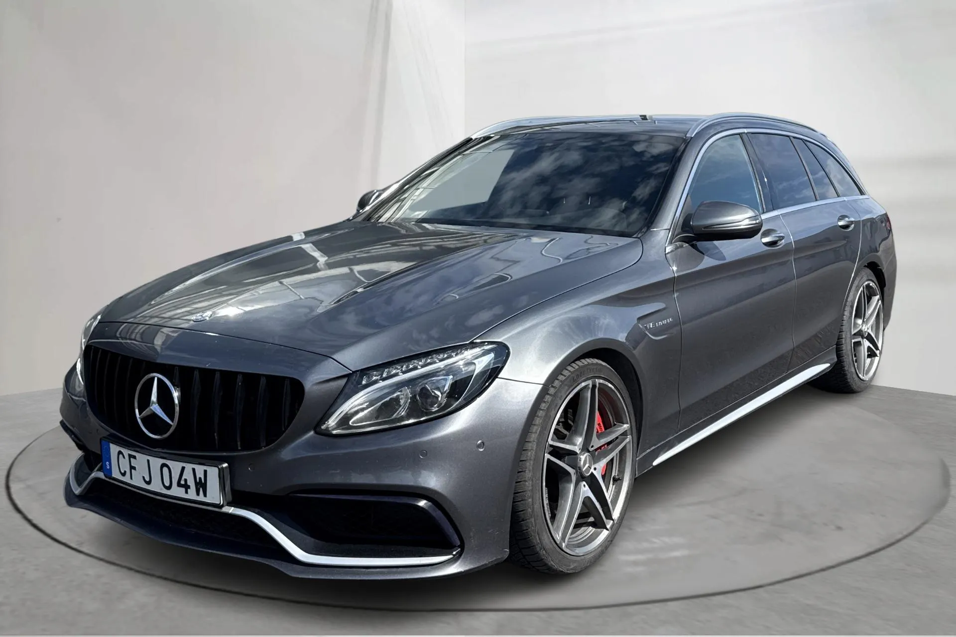 Presentationsfoto 1 av 14: Mercedes C 63 AMG S Kombi S205 (510hk) - 16 174 mil - Automat - grå - 2017