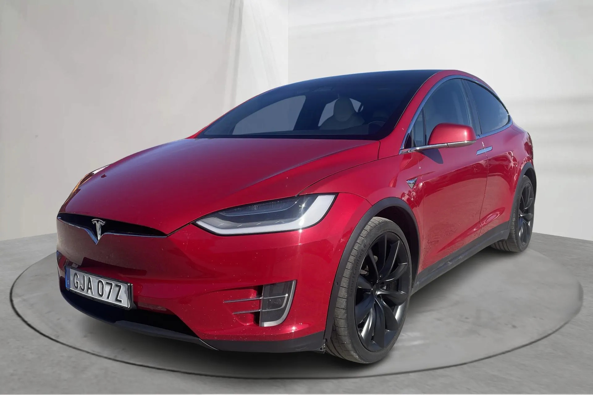 Presentationsfoto 1 av 24: Tesla Model X Dual Motor Long Range AWD - 14 652 mil - Automat - röd - 2020