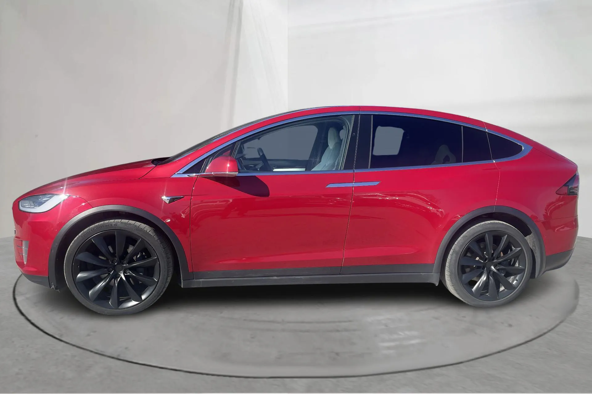 Presentationsfoto 2 av 24: Tesla Model X Dual Motor Long Range AWD - 14 652 mil - Automat - röd - 2020