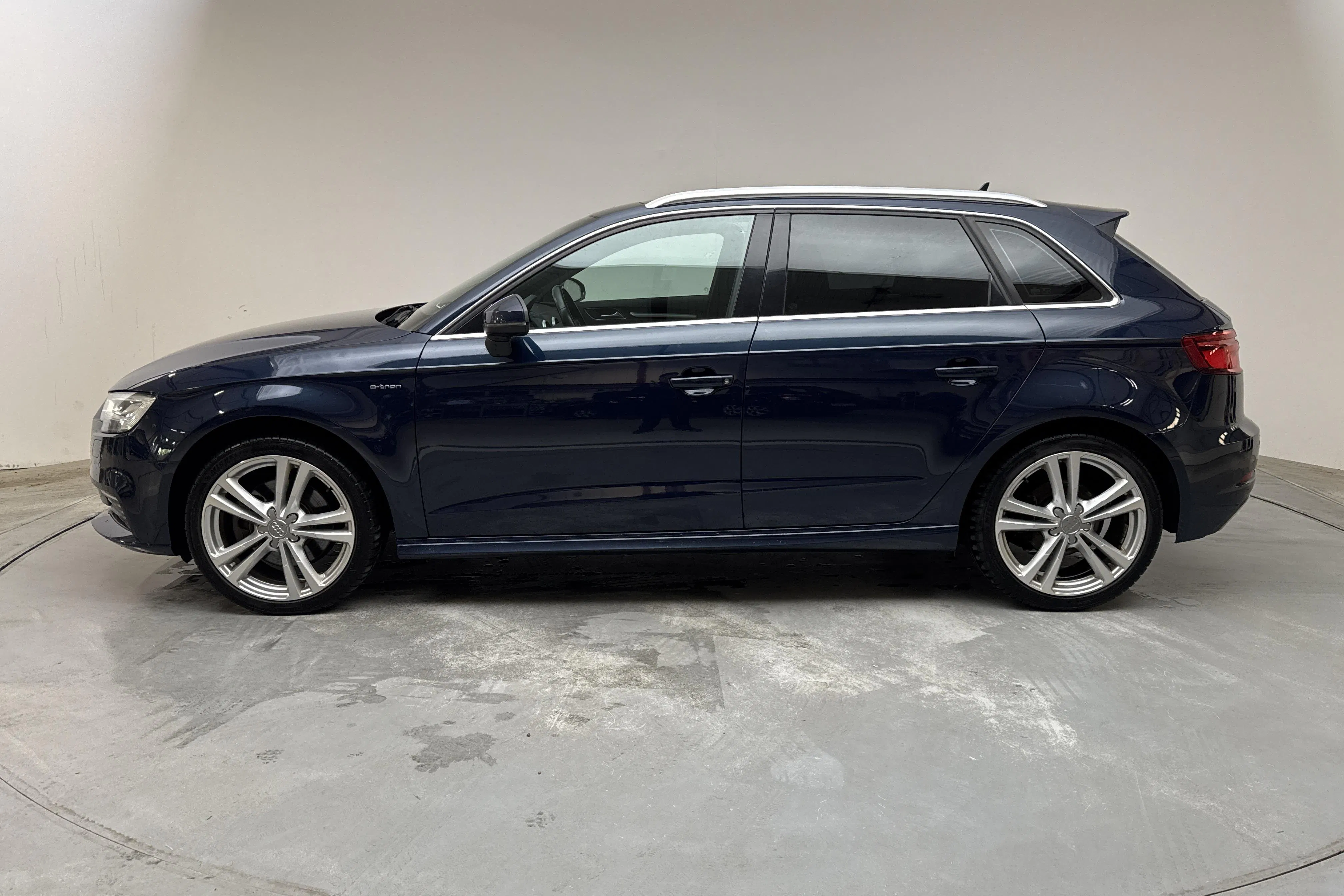 Presentation photo 2 of 17: Audi A3 1.4 TFSI e-tron Sportback (150hk) - 106 840 km - Automatic - blue - 2017